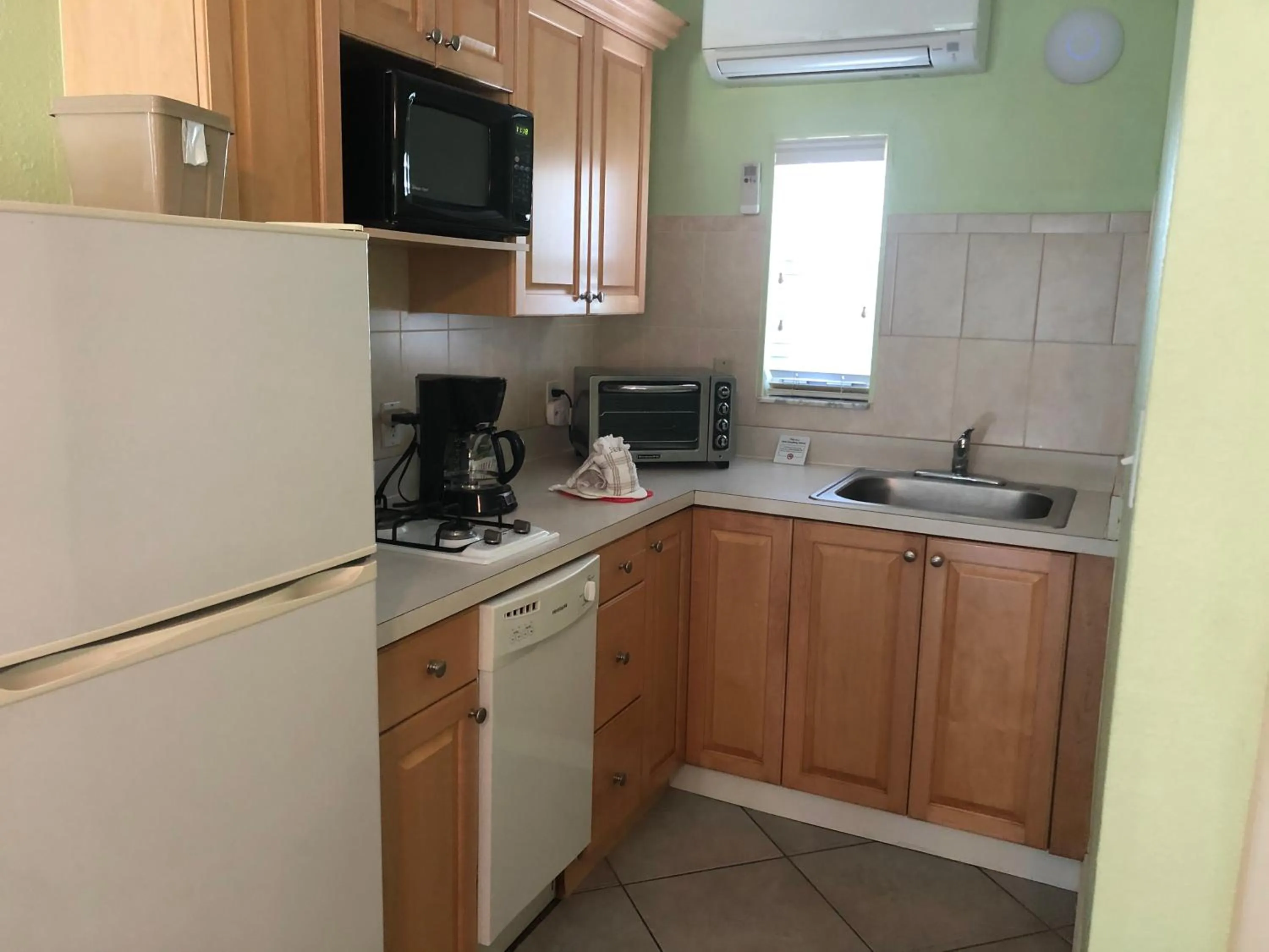 Conclare Junior Suite in Tropical Beach Resorts - Sarasota