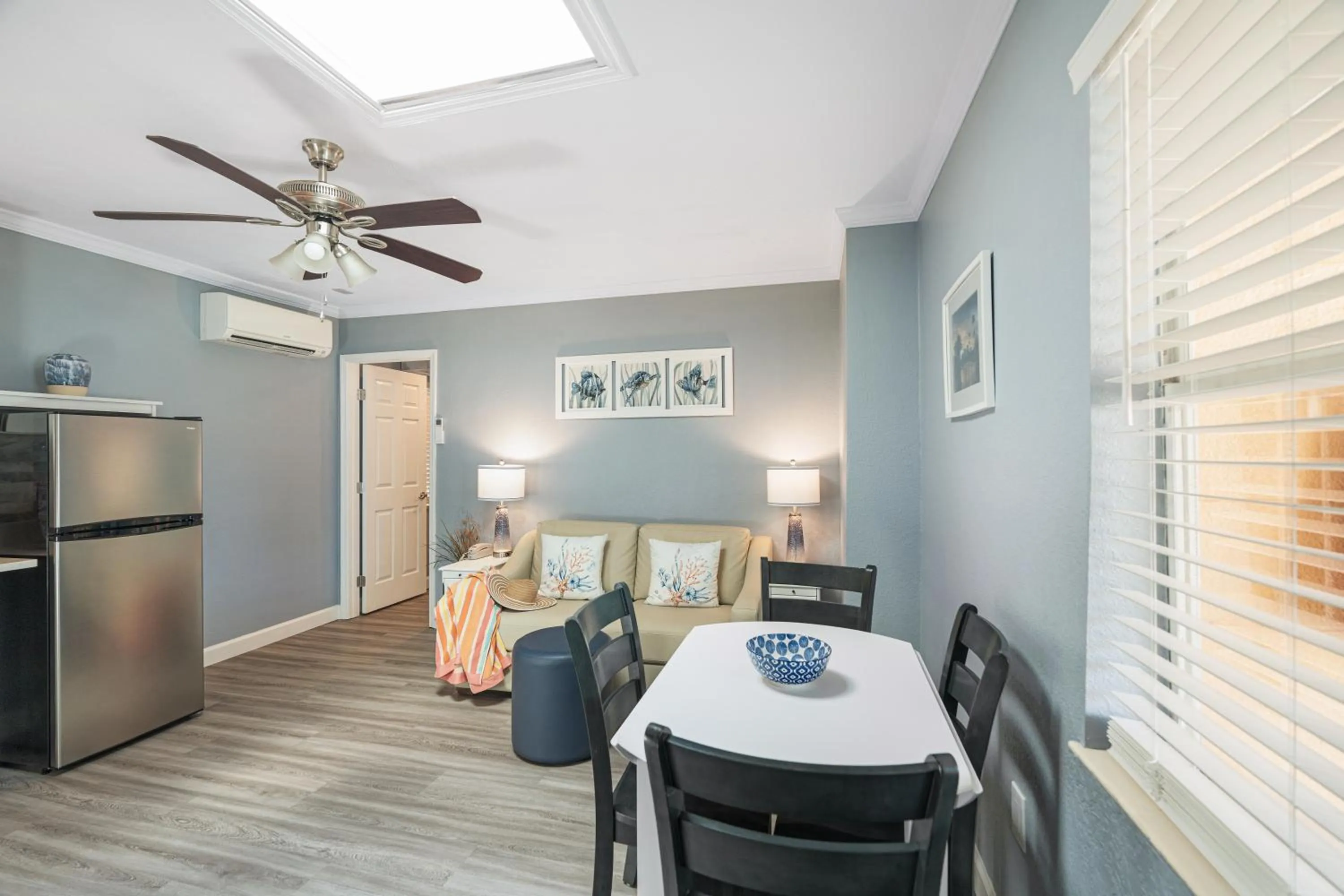 Living room in Tropical Beach Resorts - Sarasota