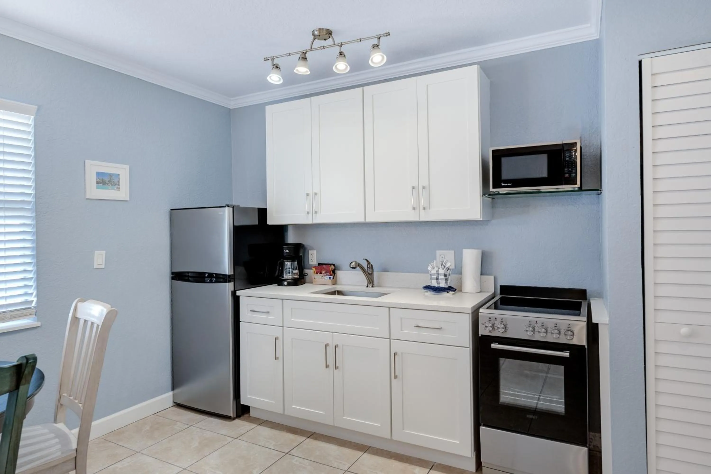 Kitchen or kitchenette in Tropical Beach Resorts - Sarasota