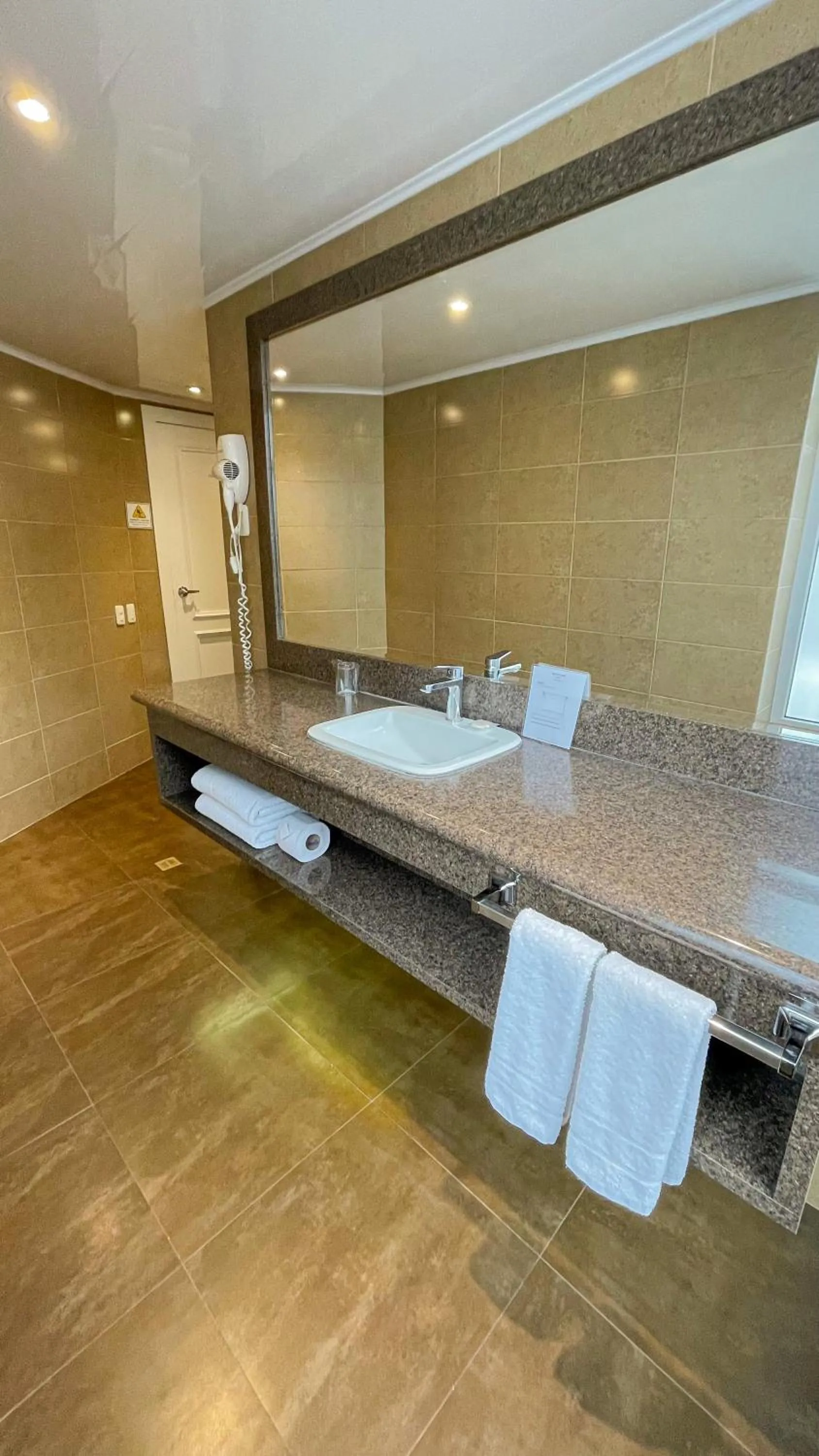 Bathroom in Mercure Alameda Quito