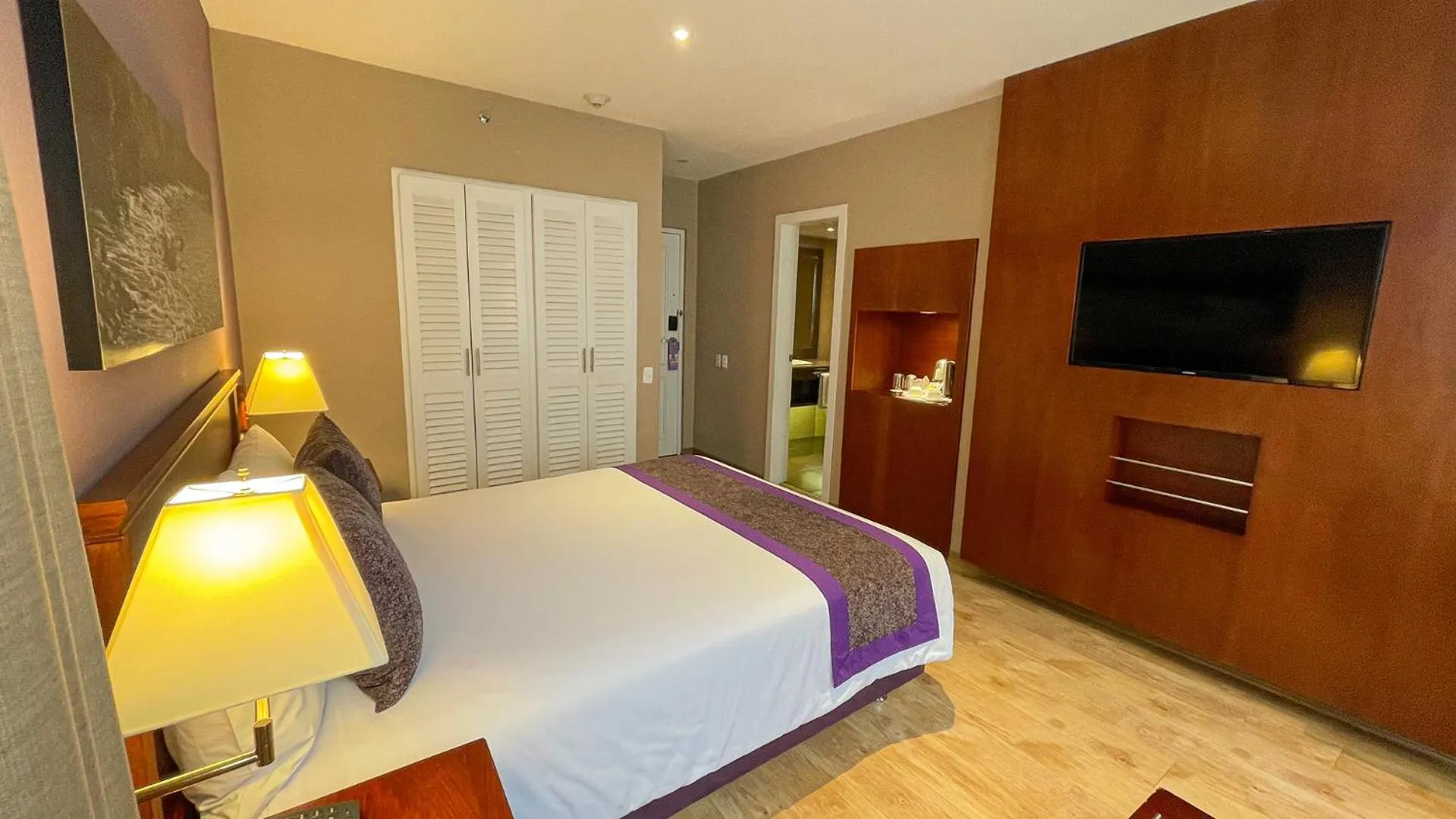 Bed in Mercure Alameda Quito