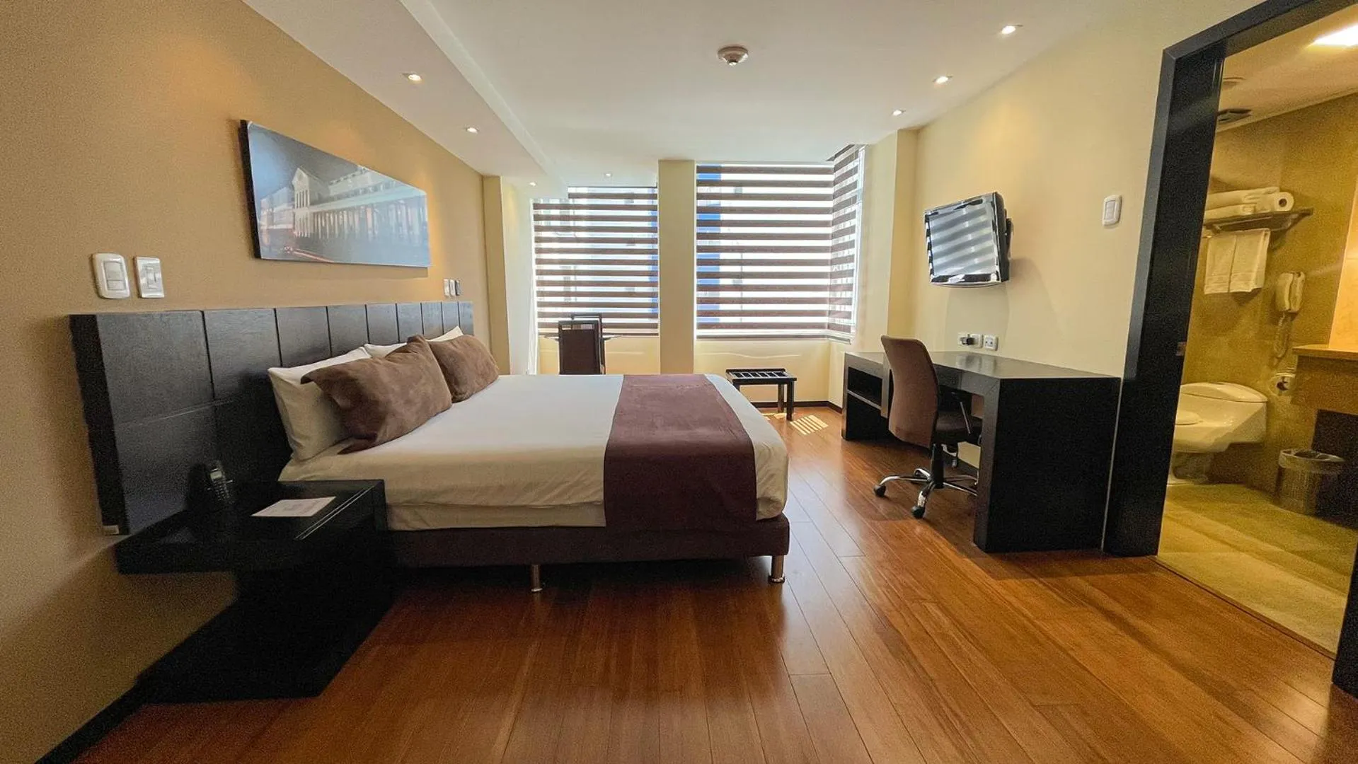 Bed in Mercure Alameda Quito