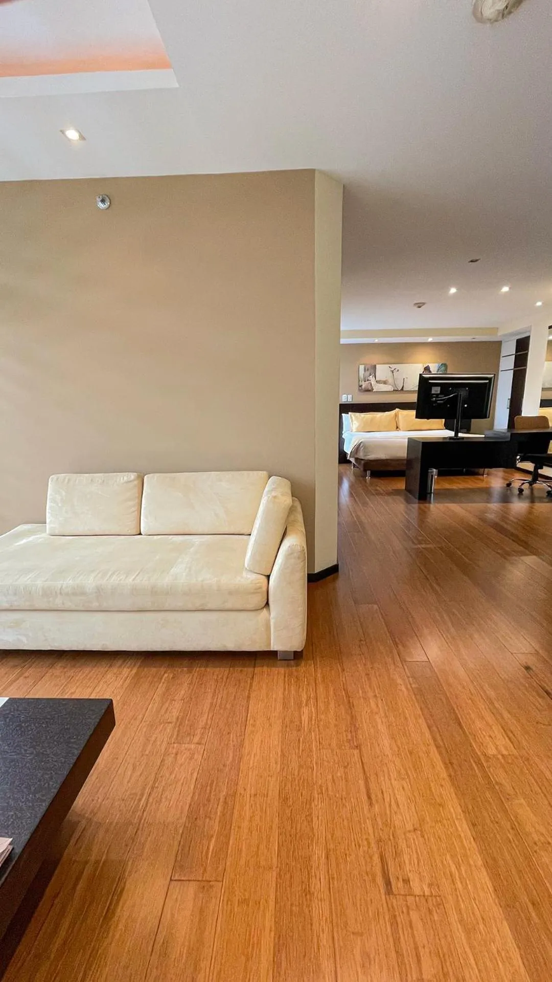 Living room in Mercure Alameda Quito