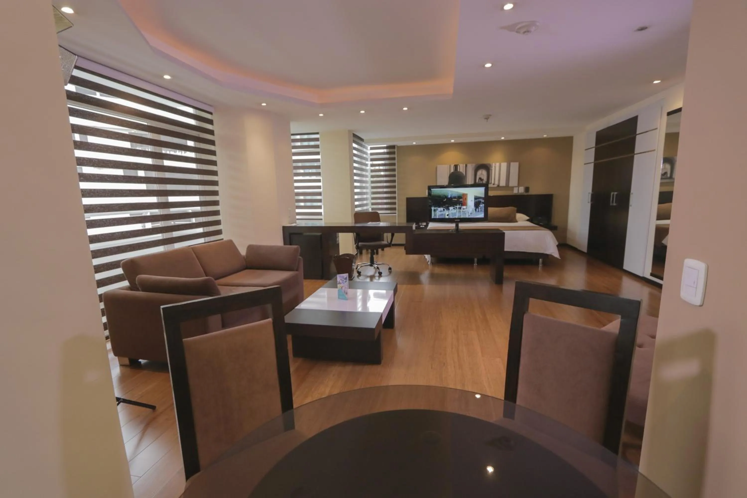 Living room in Mercure Alameda Quito