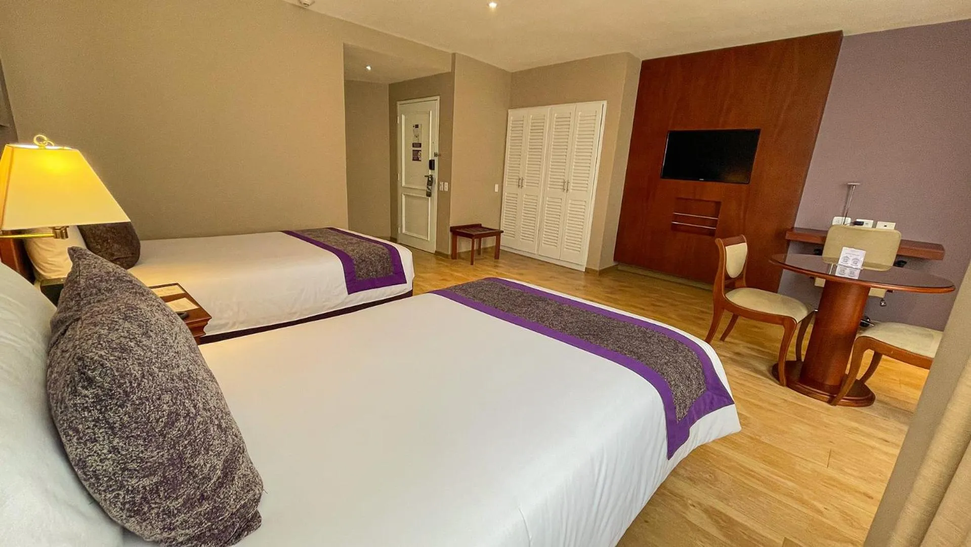 Bed in Mercure Alameda Quito