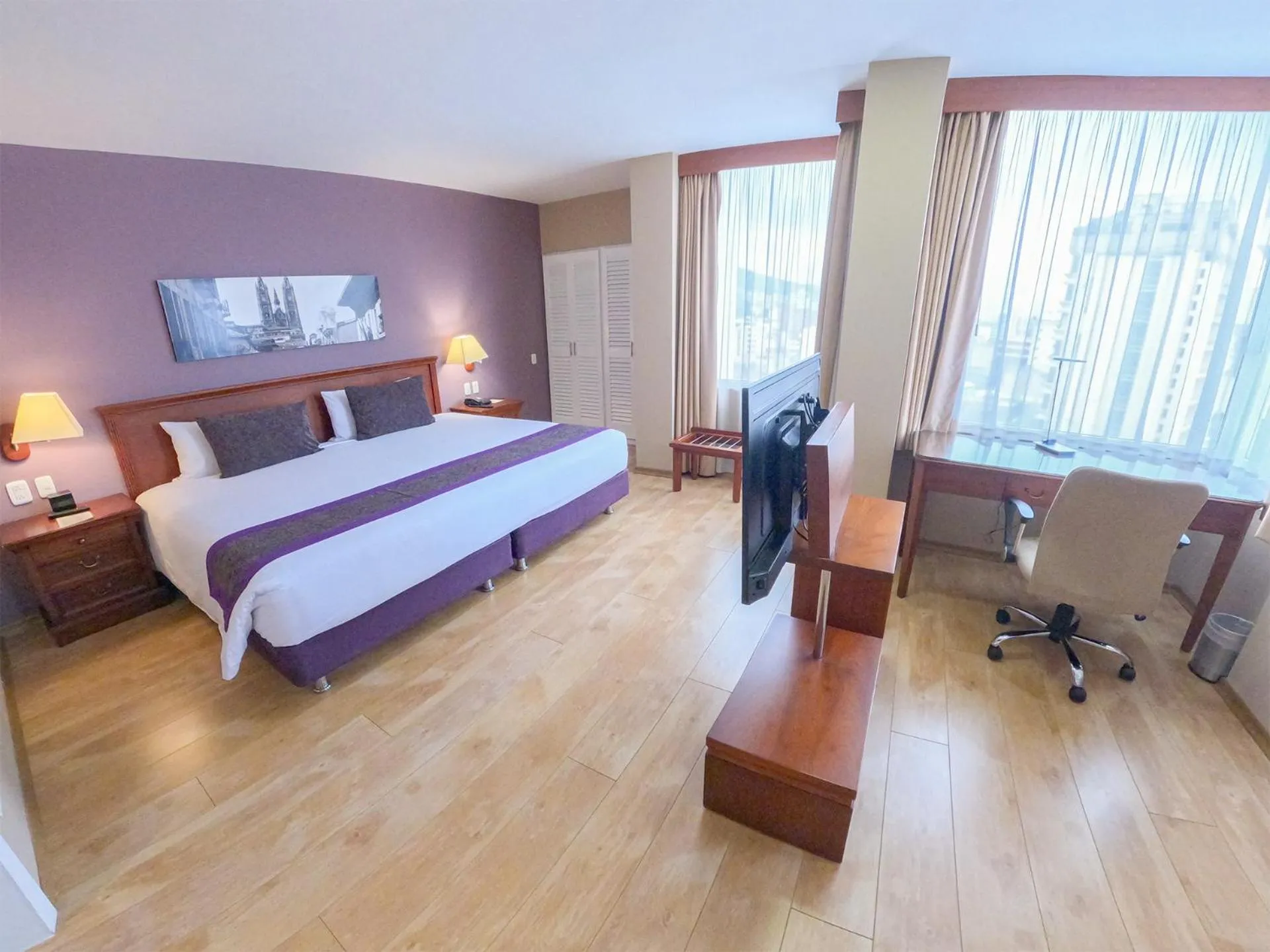 Bed in Mercure Alameda Quito