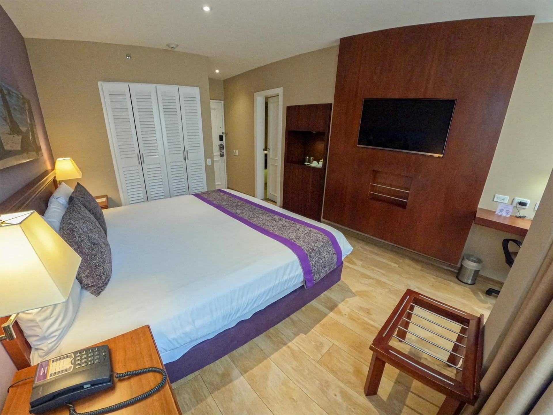 Bed in Mercure Alameda Quito