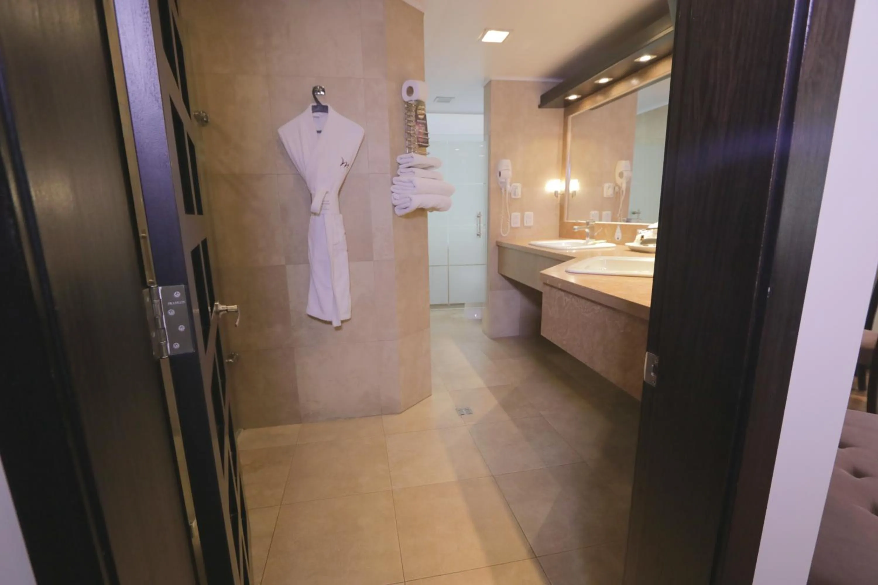 Bathroom in Mercure Alameda Quito