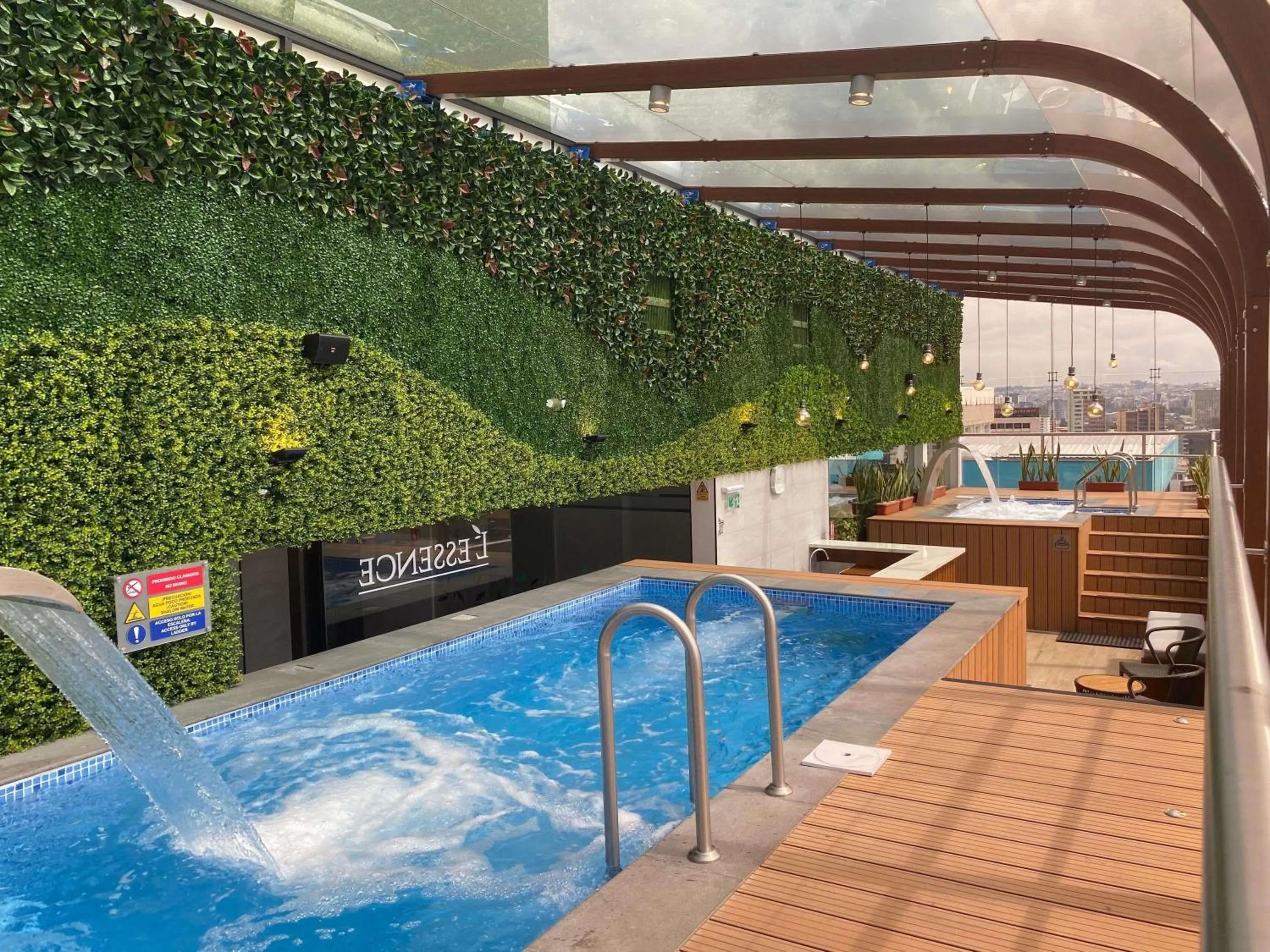 Property building in Mercure Alameda Quito