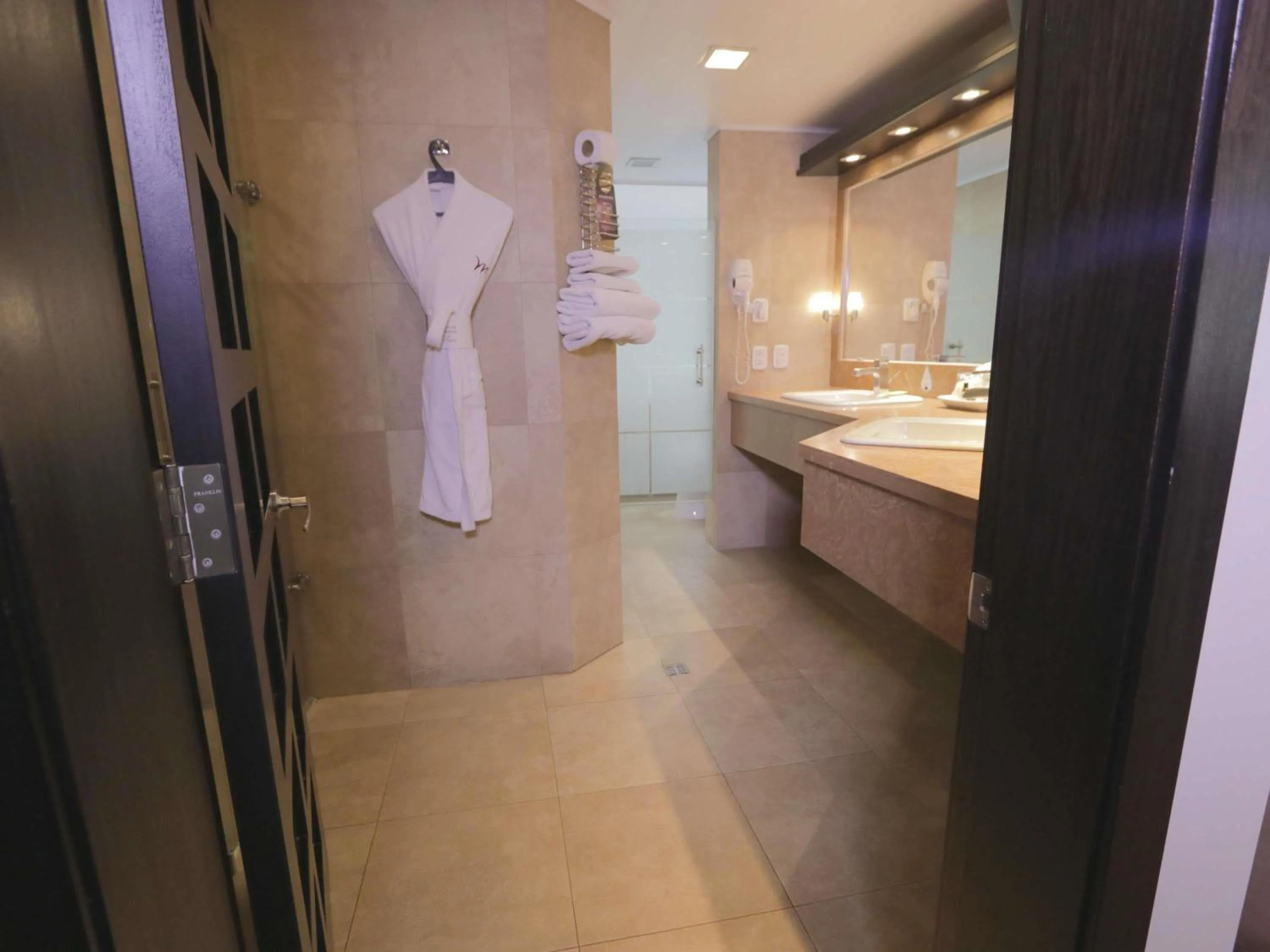 Bedroom in Mercure Alameda Quito