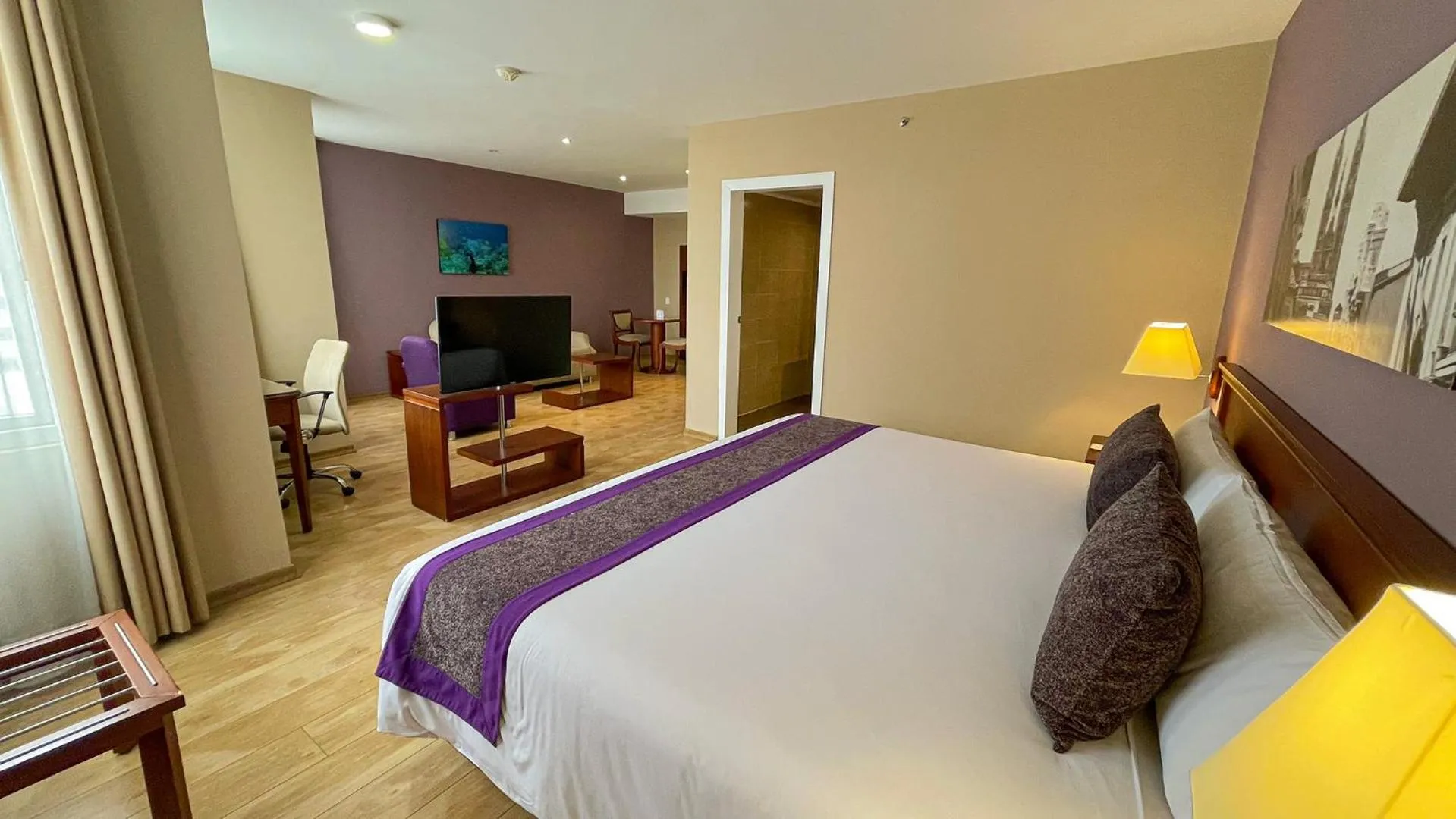 Bed in Mercure Alameda Quito