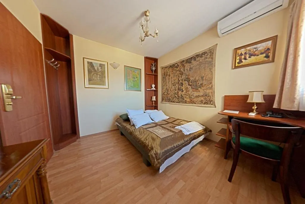 Photo of the whole room, Bed in Hotel Alef