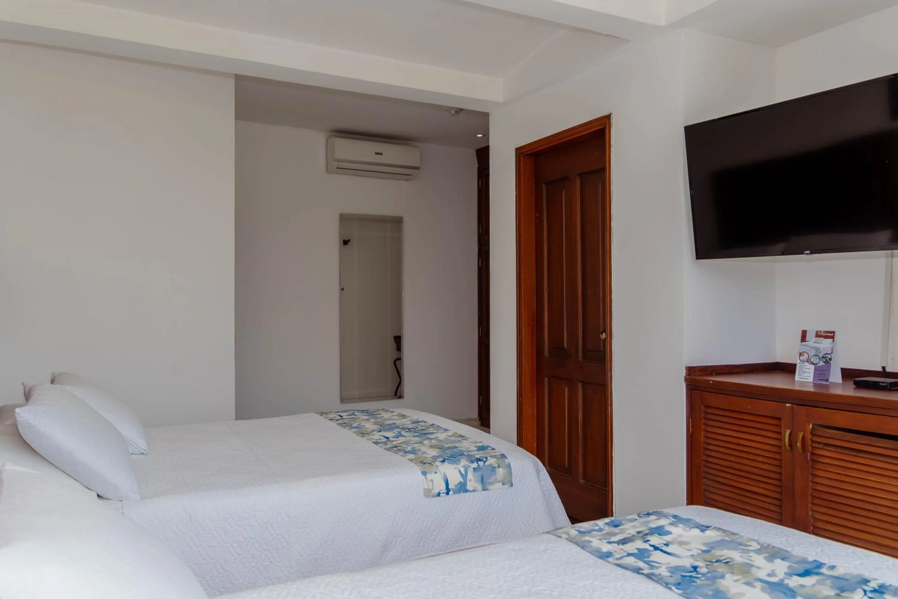Bedroom, Bed in Hotel Coral Reef Cartagena
