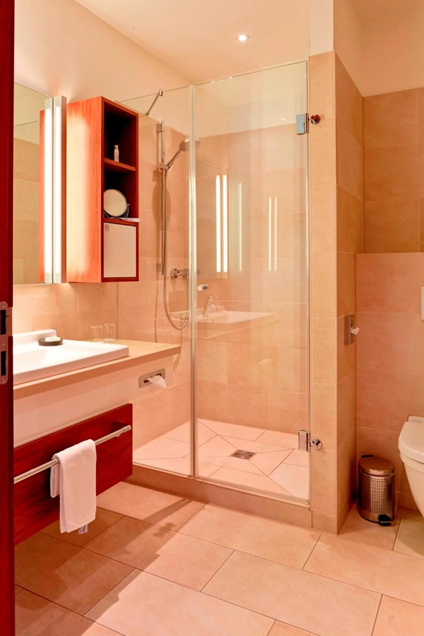 Shower in Hotel Navigare