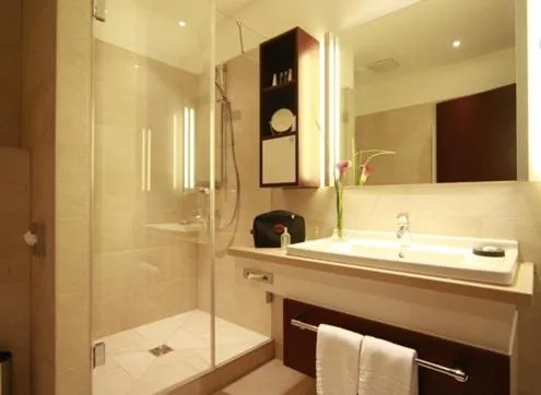 Shower in Hotel Navigare