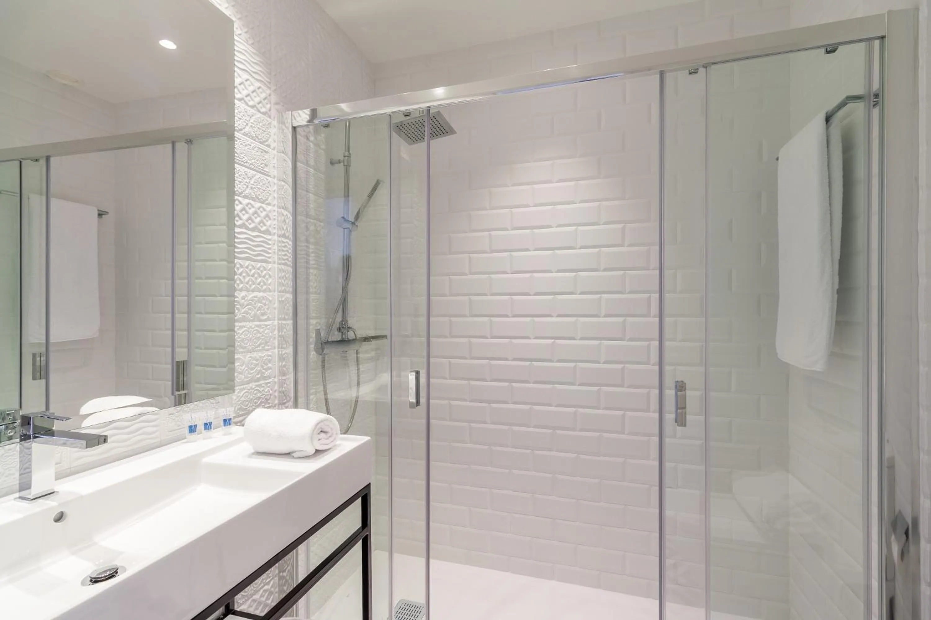 Shower in Tandem Ancha 34