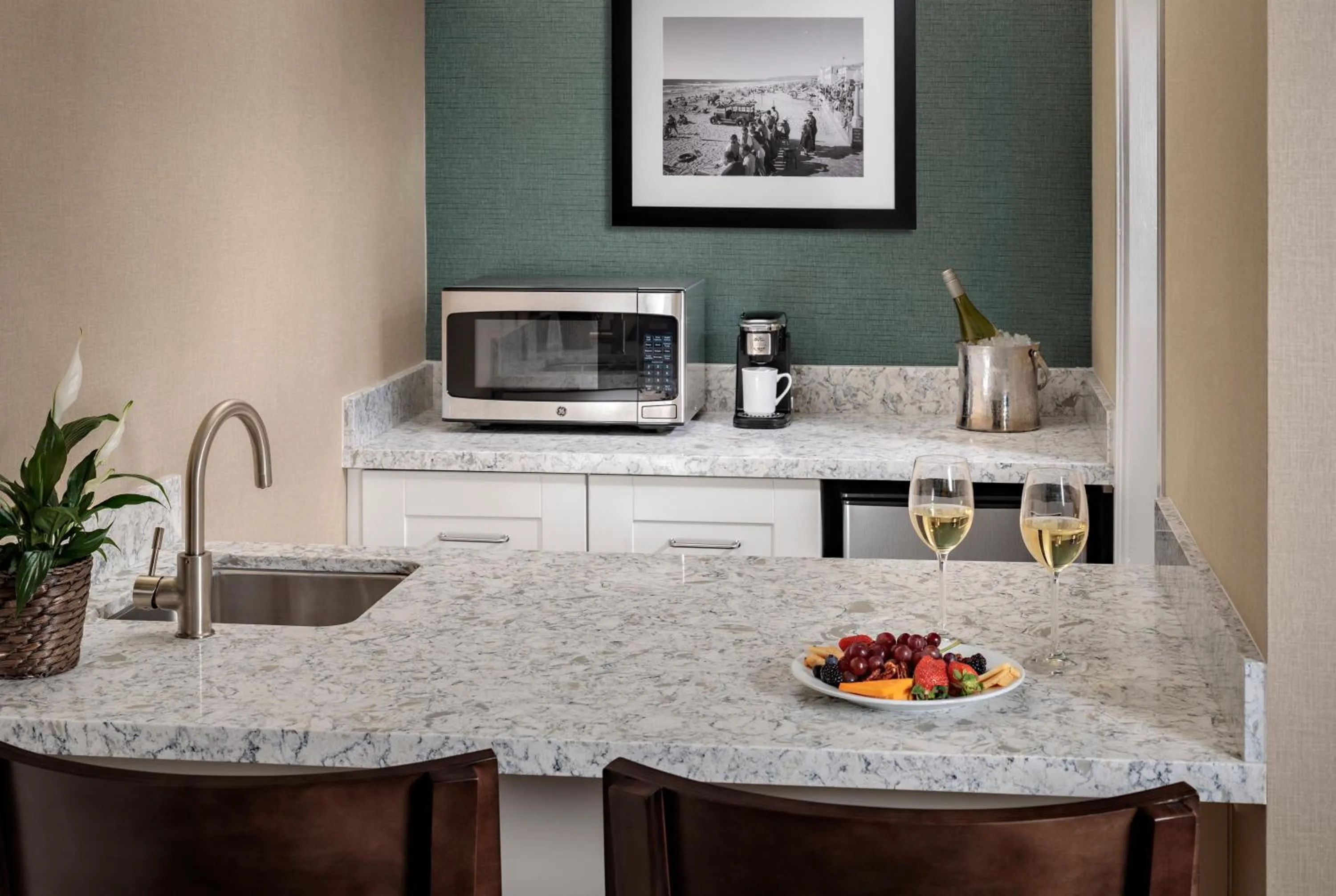 Kitchen or kitchenette in Bahia Resort Hotel