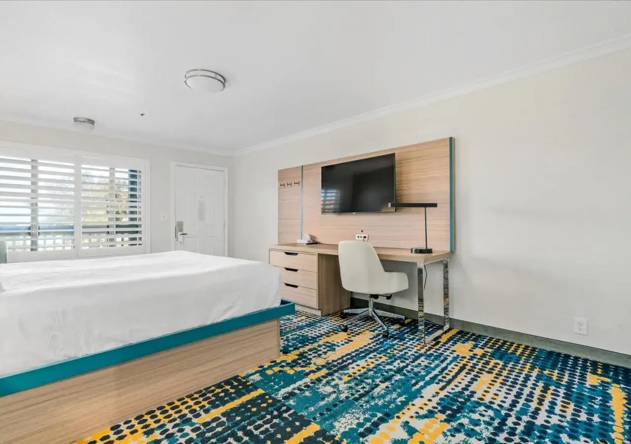 King Room in Pacific Shores Inn - Morro Bay King Room in Pacific Shores Inn - Morro Bay