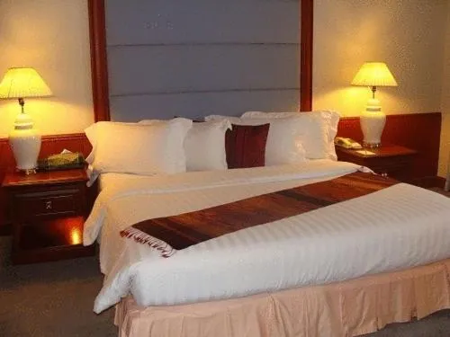 Photo of the whole room, Bed in Charoen Thani Hotel, Khon Kaen