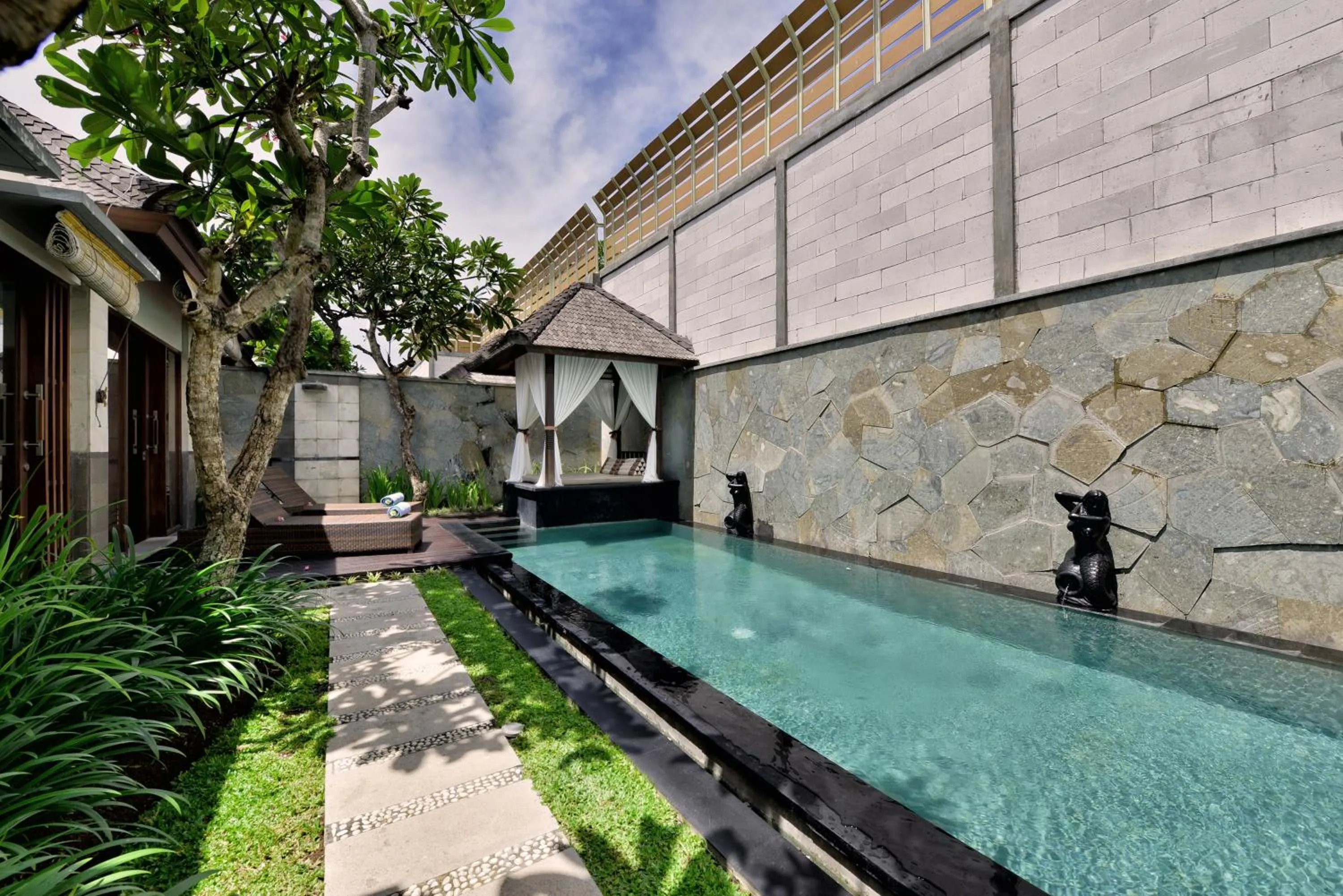 Day in The Khayangan Dreams Villa, Seminyak