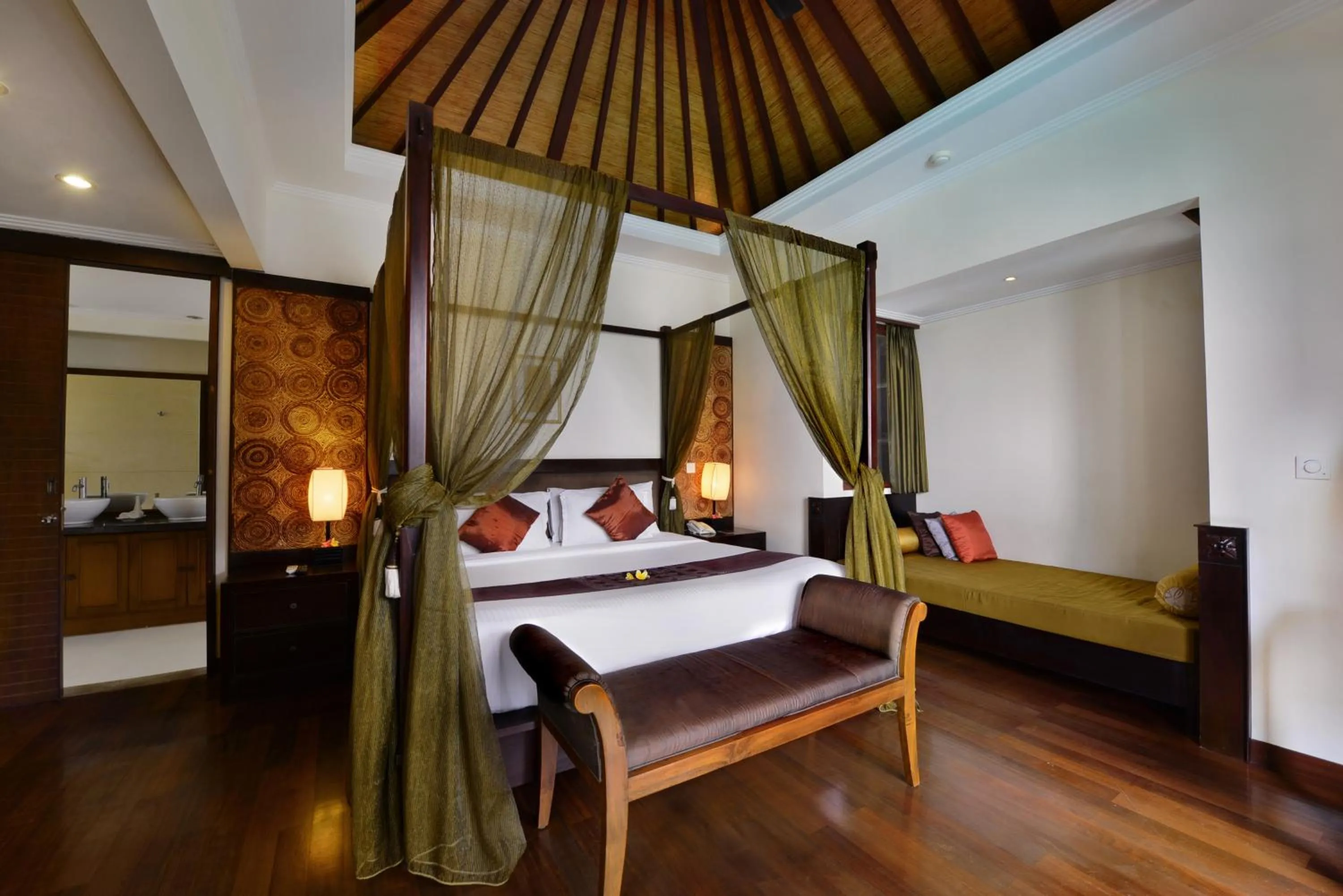Photo of the whole room, Bed in The Khayangan Dreams Villa, Seminyak