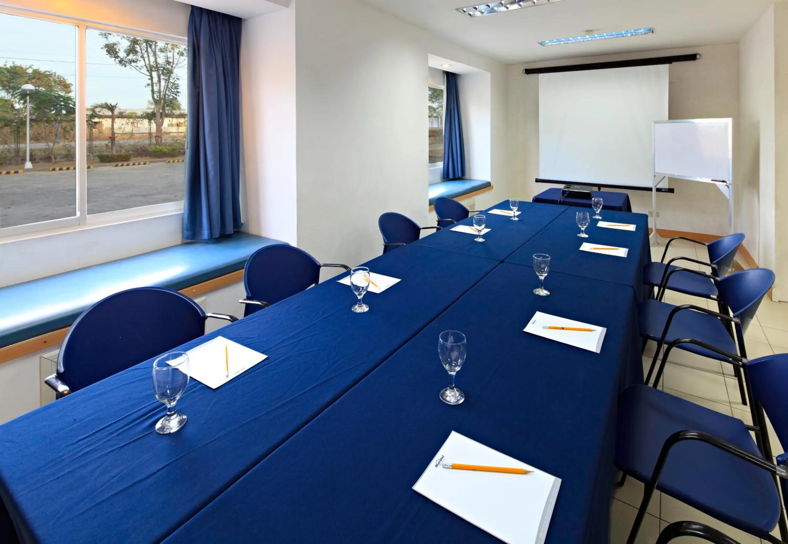 Meeting/conference room in Microtel by Wyndham Eagle Ridge