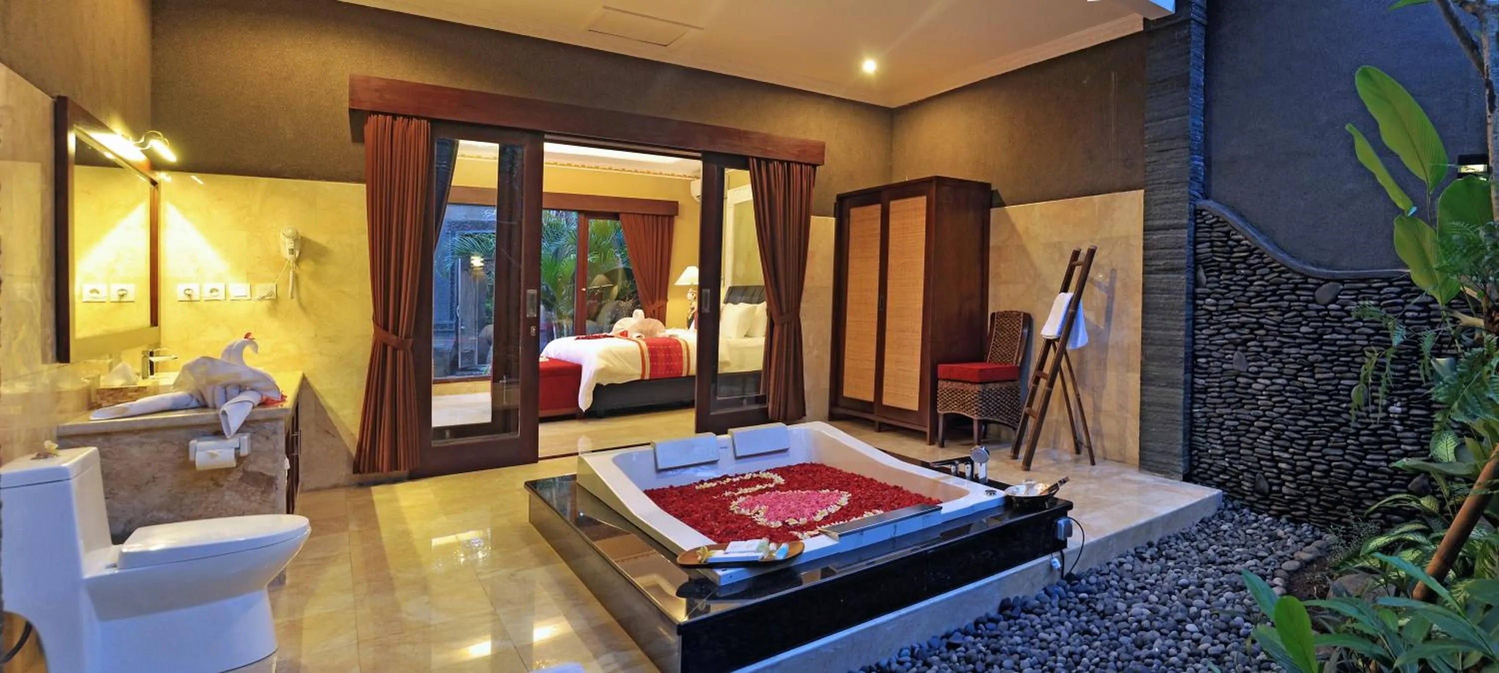 Bathroom, Bed in Bali Aroma Exclusive Villas