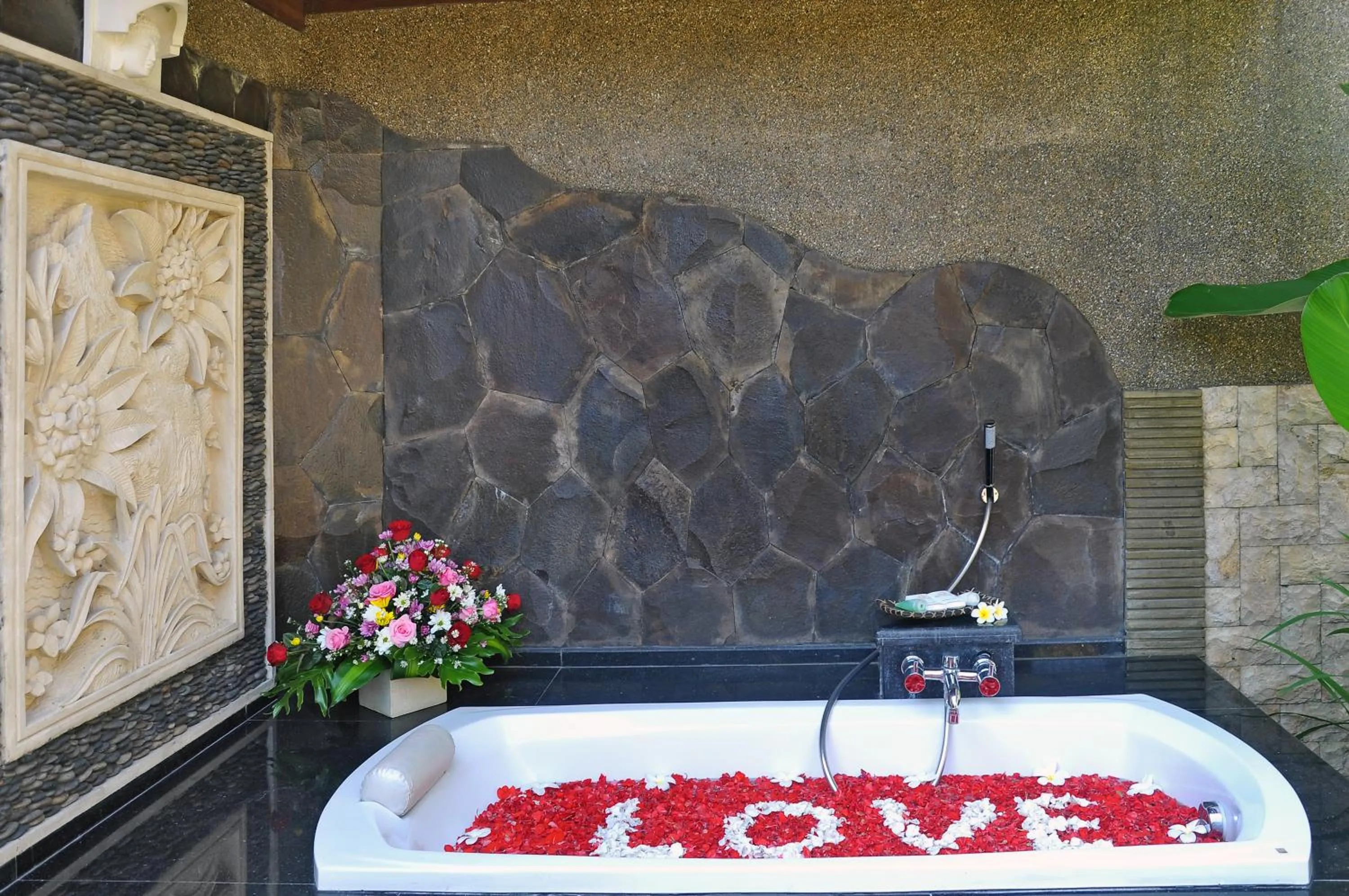 Hot Tub in Bali Aroma Exclusive Villas