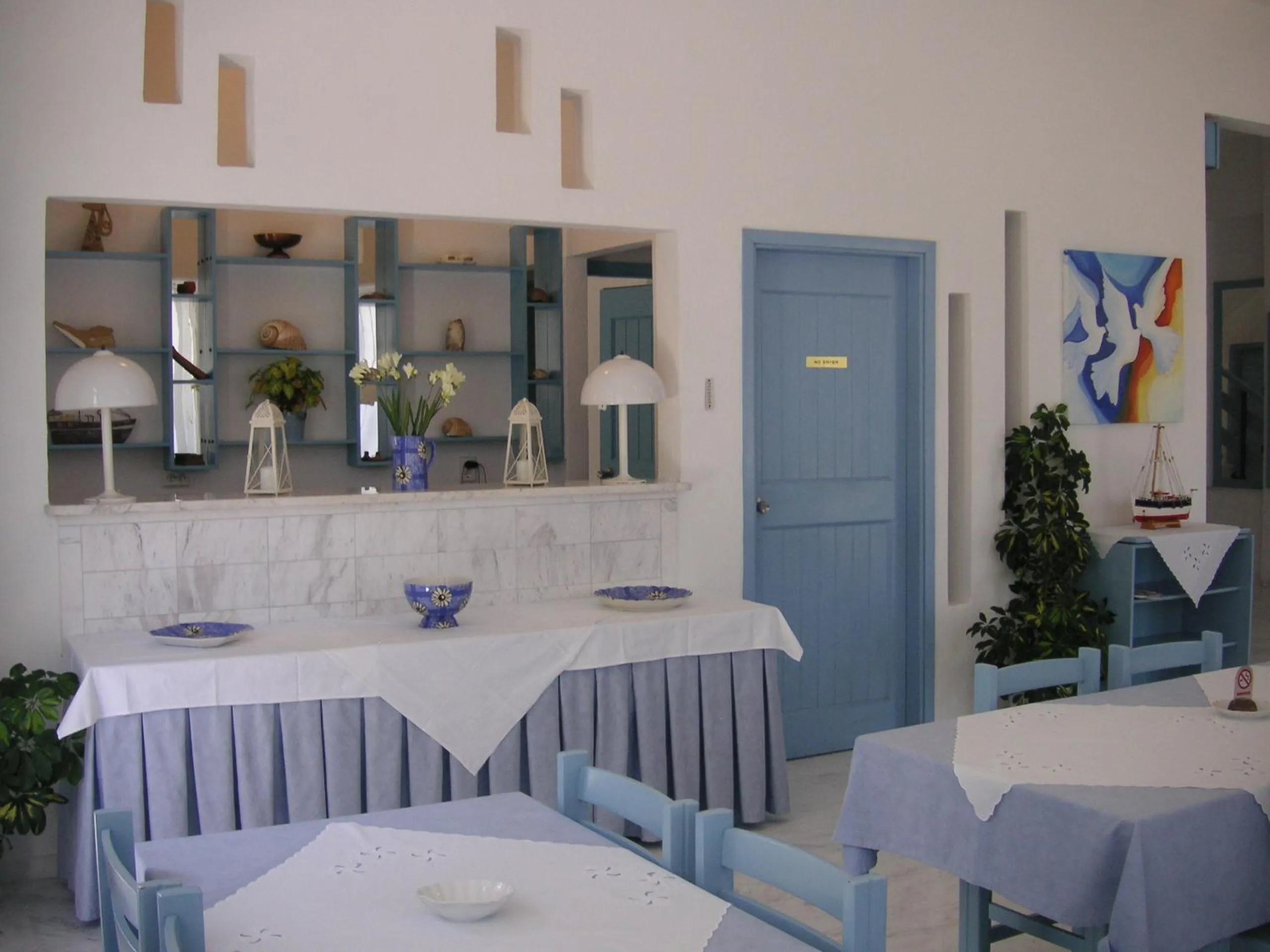 Restaurant/places to eat in Danae Hotel