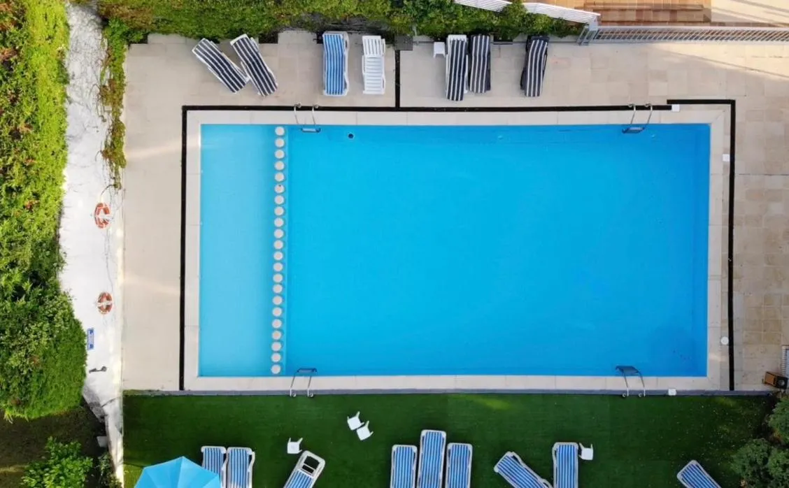 Swimming pool in Hotel Olimpo