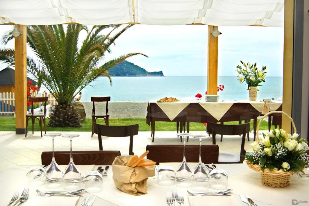 Restaurant/places to eat in Residence Sole