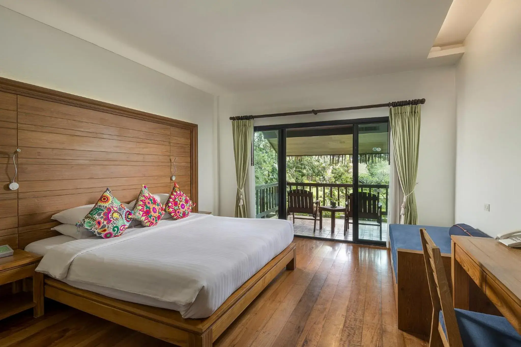 Deluxe Double or Twin Room in Khaolak Paradise Resort Deluxe Double or Twin Room in Khaolak Paradise Resort
