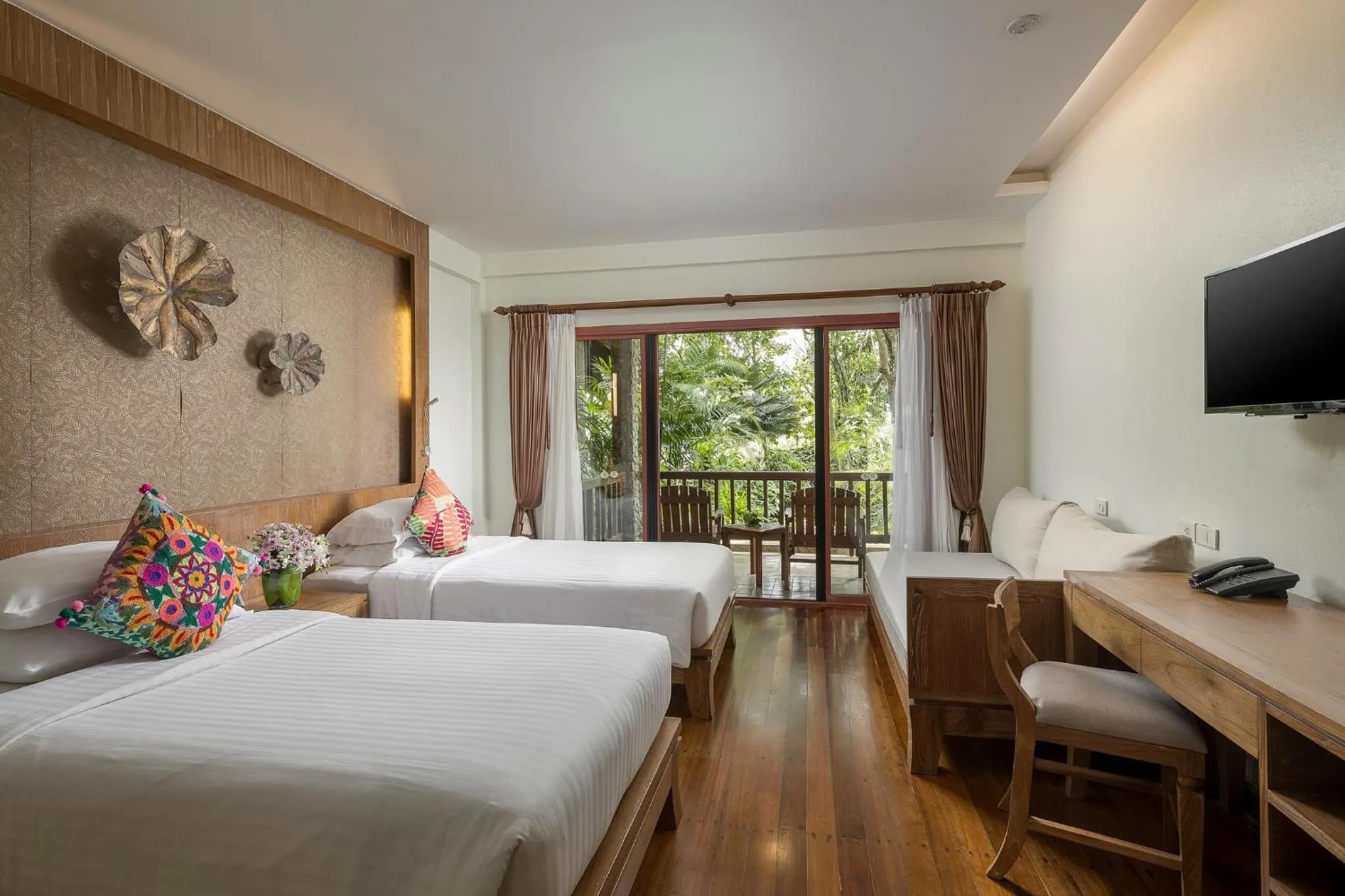 Bed in Khaolak Paradise Resort