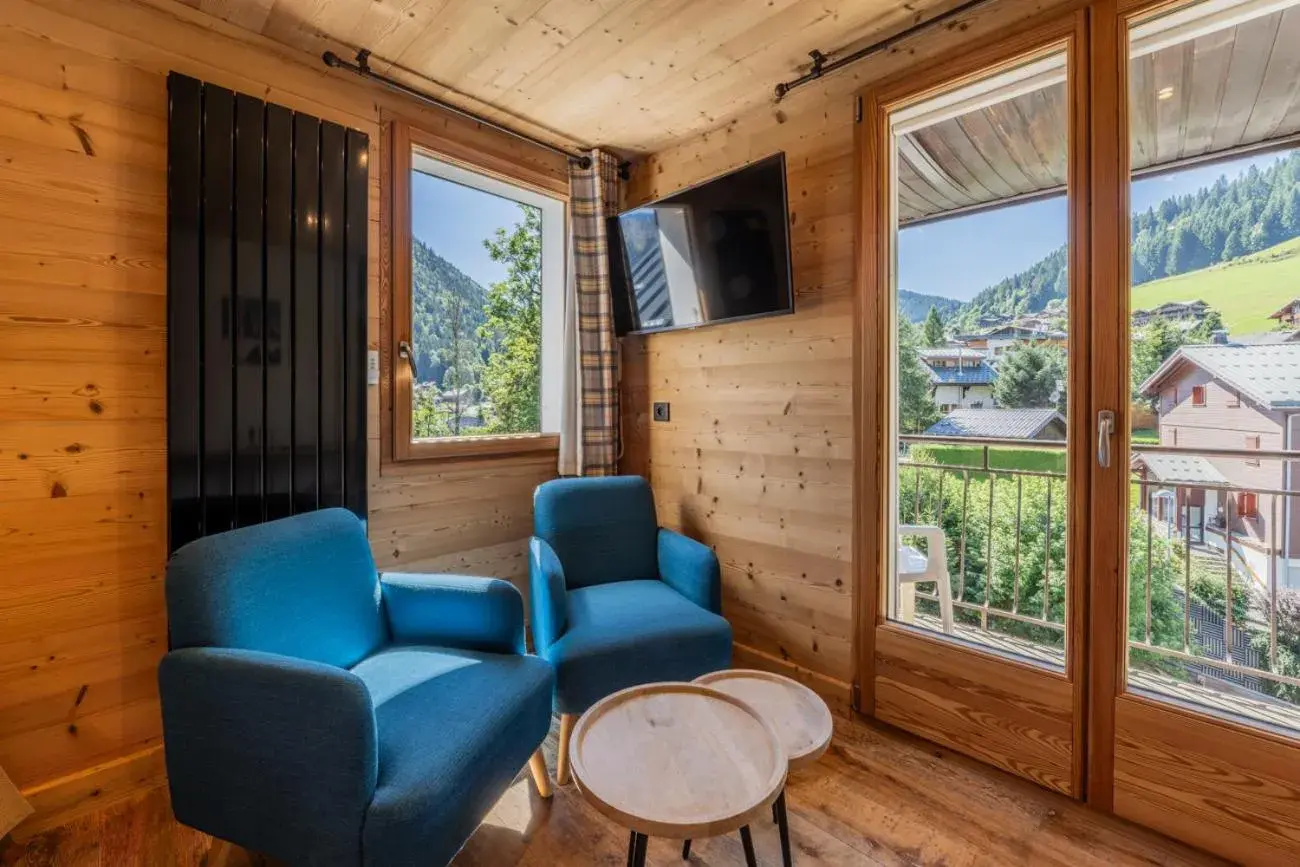 Comfort Triple Room in Hôtel Le Sporting Comfort Triple Room in Hôtel Le Sporting