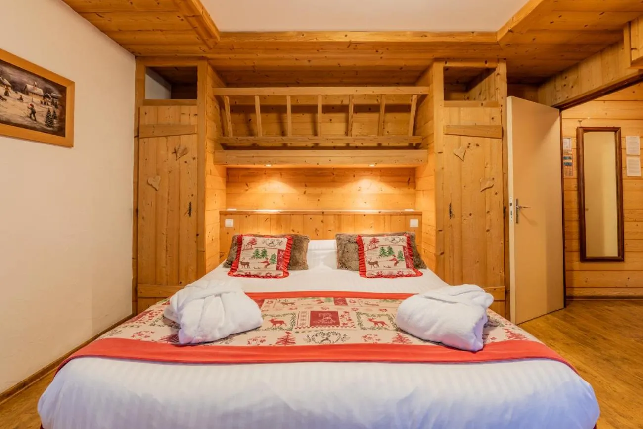 Bed in Hôtel Le Sporting