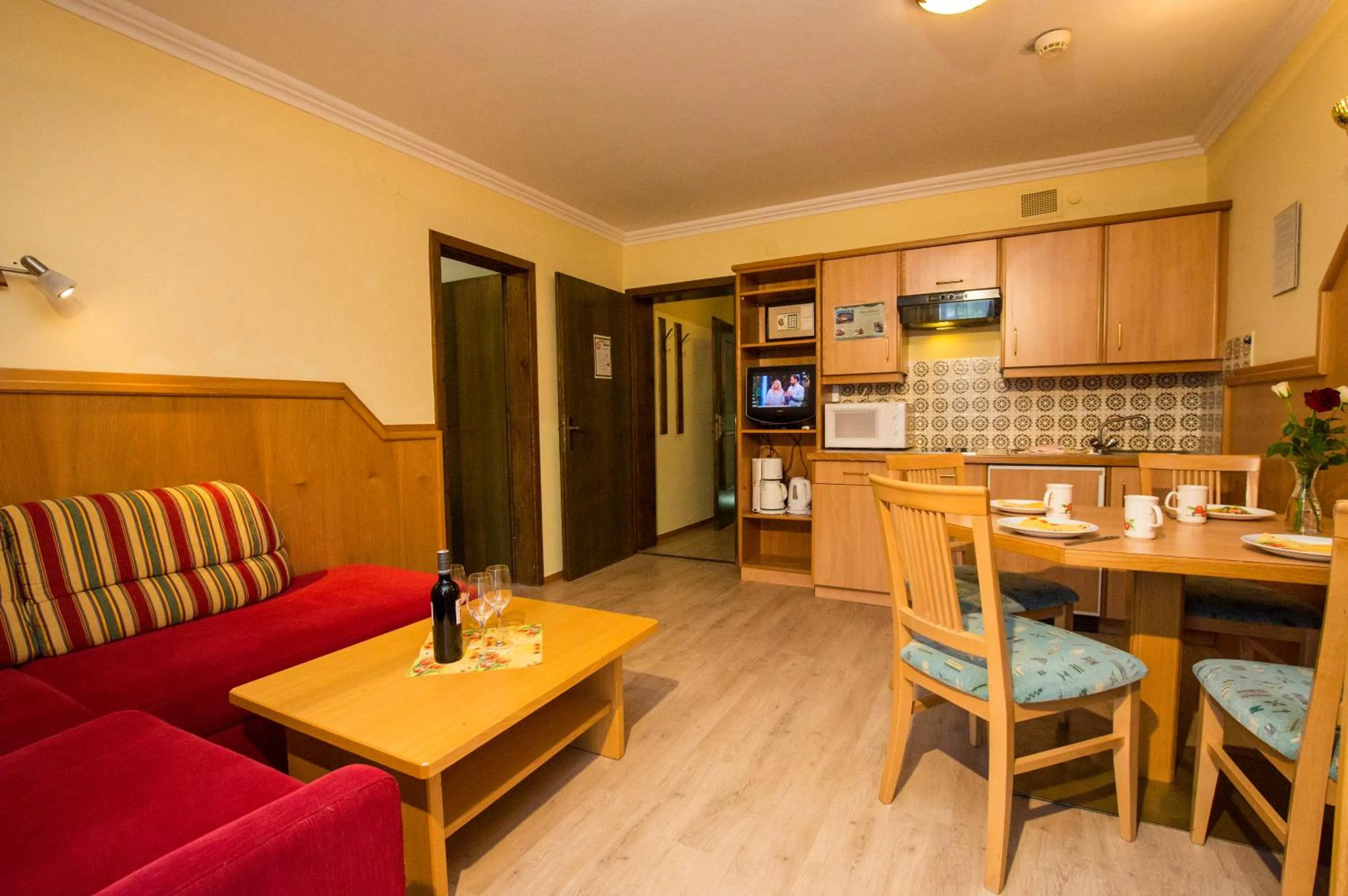 Kitchen or kitchenette in Apparthotel Panorama