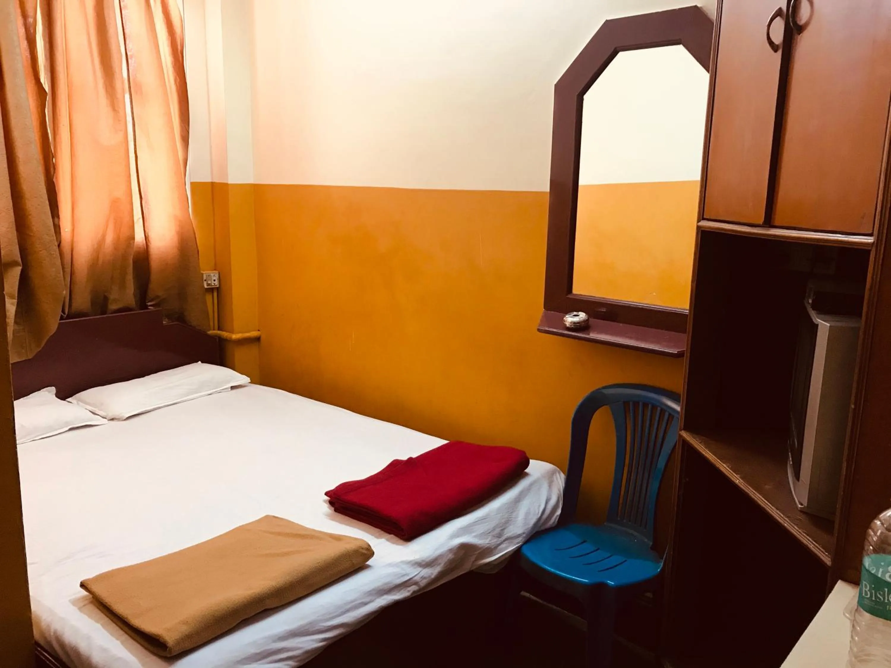 Bed in Greens Residency