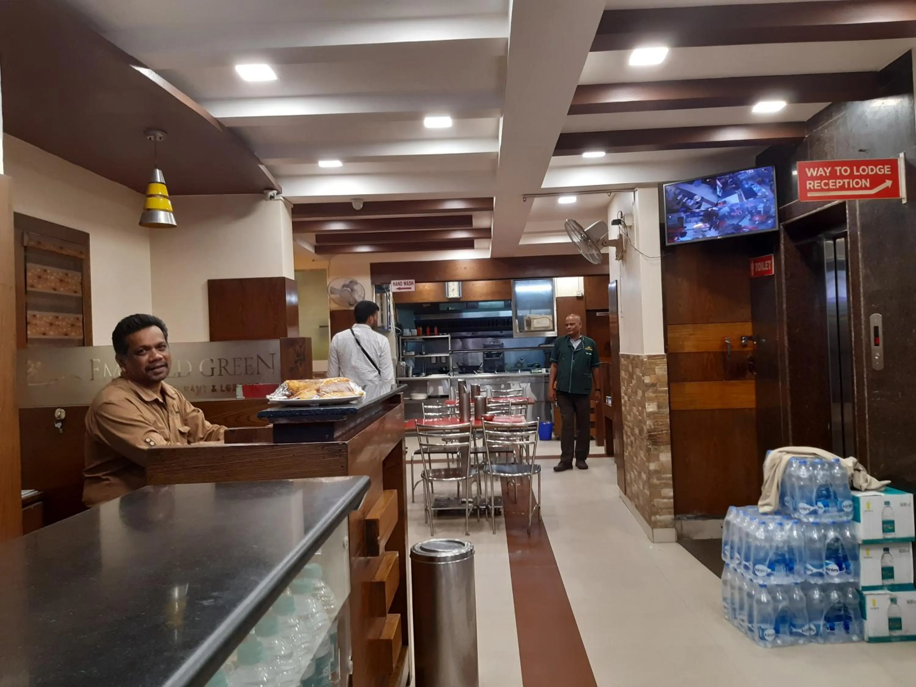 Restaurant/places to eat in Greens Residency