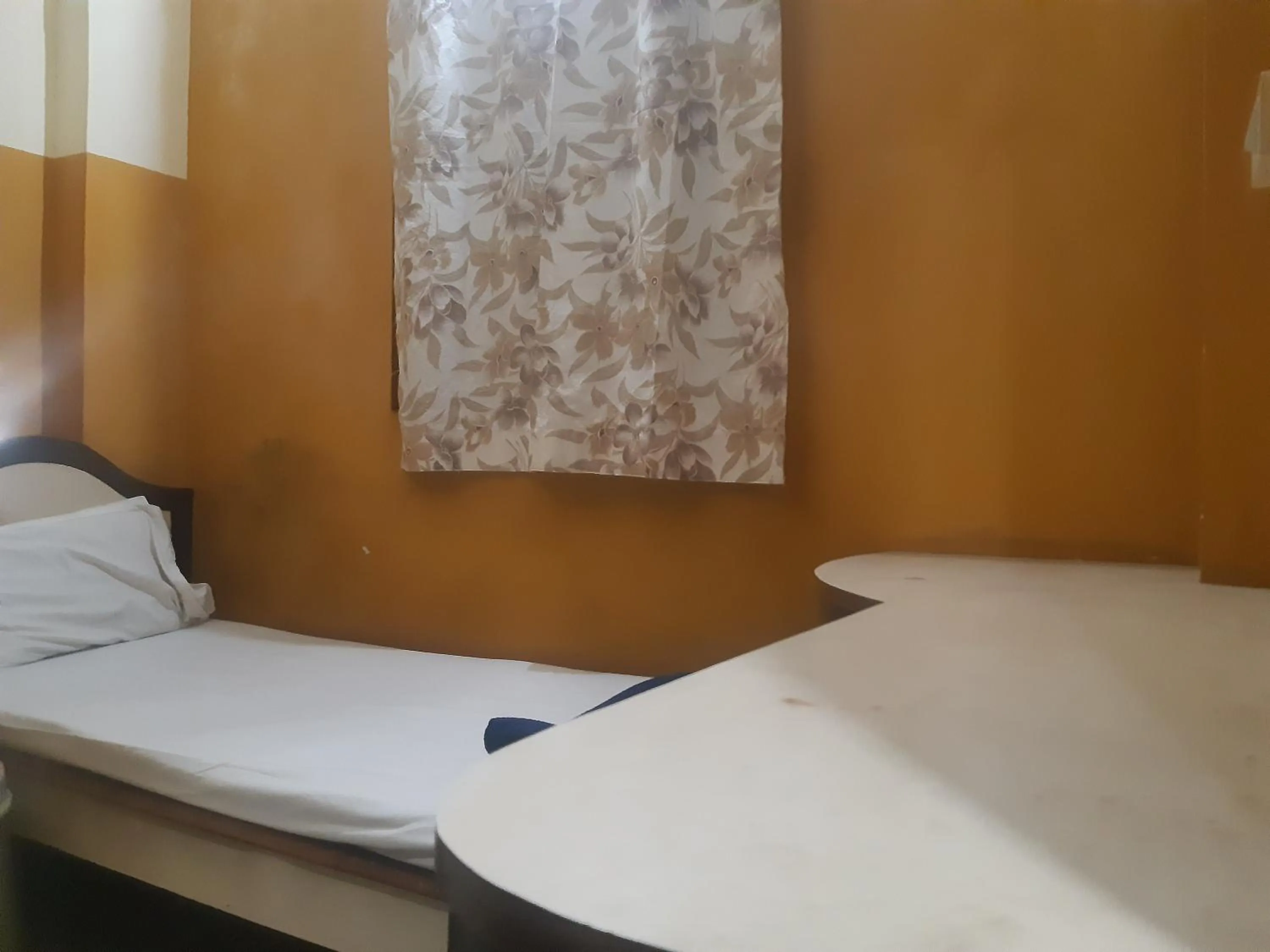 Bed in Greens Residency