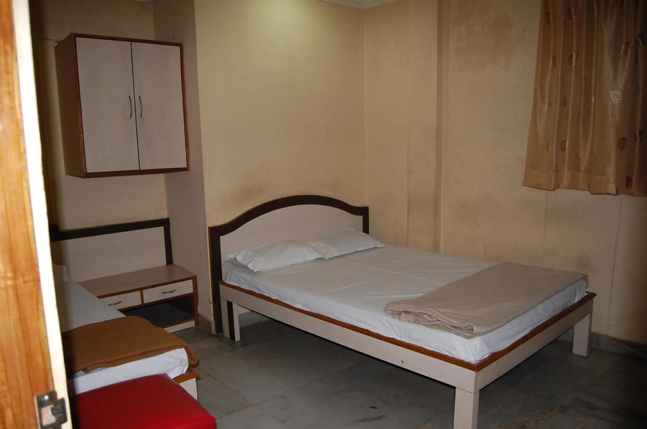 Bed in Greens Residency