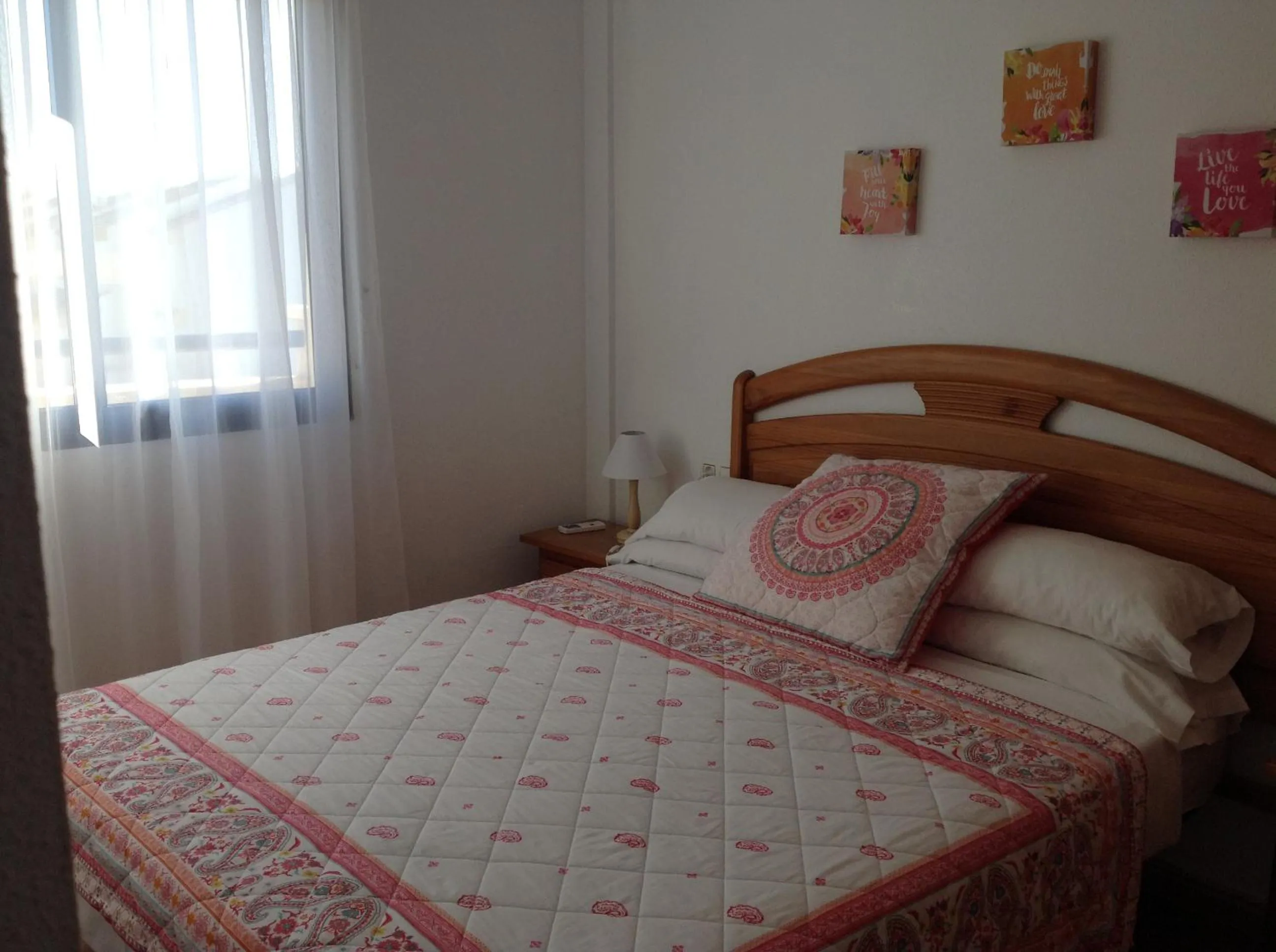 Bed in Playamarina 1 Reception