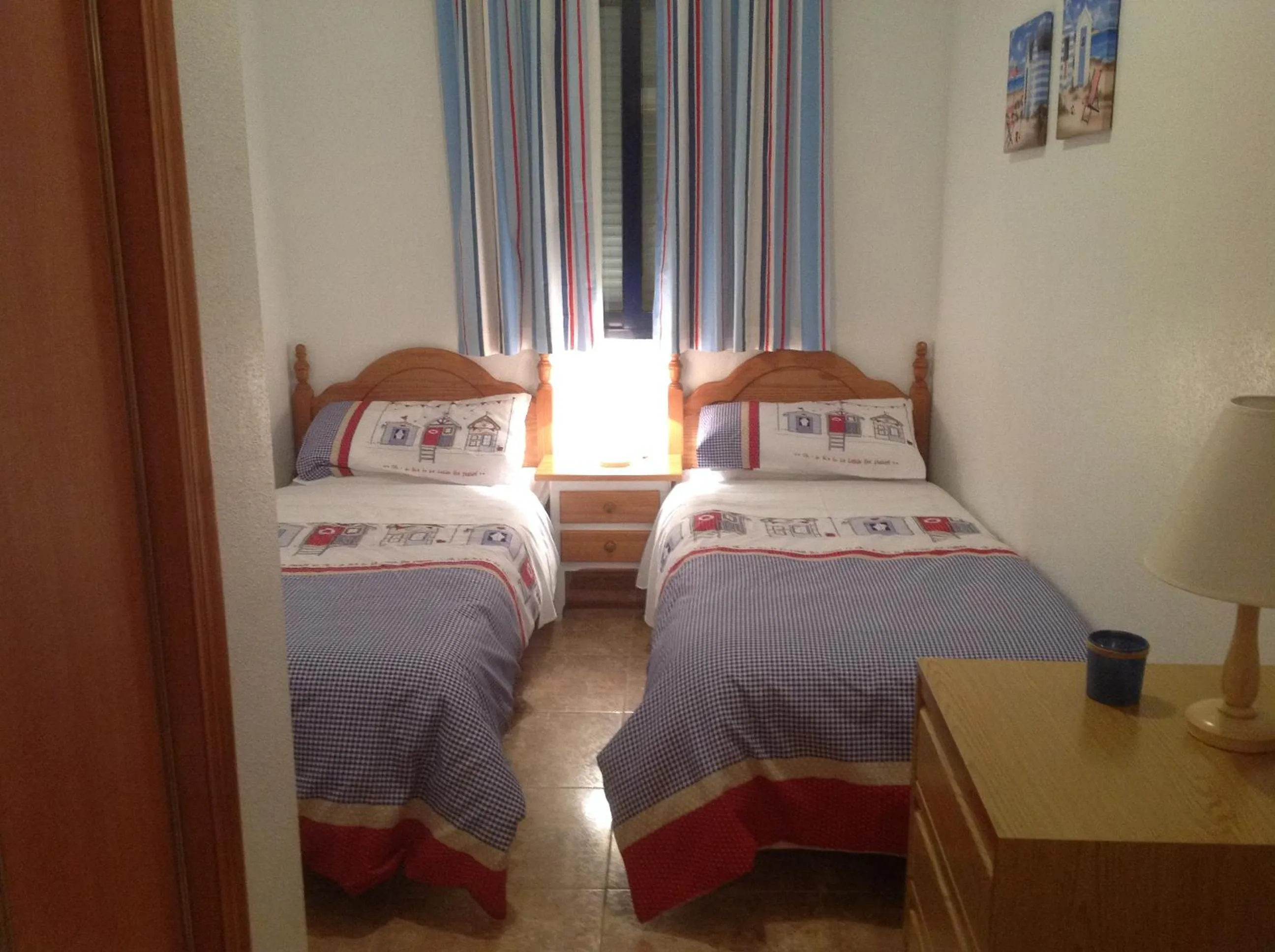 Bed in Playamarina 1 Reception