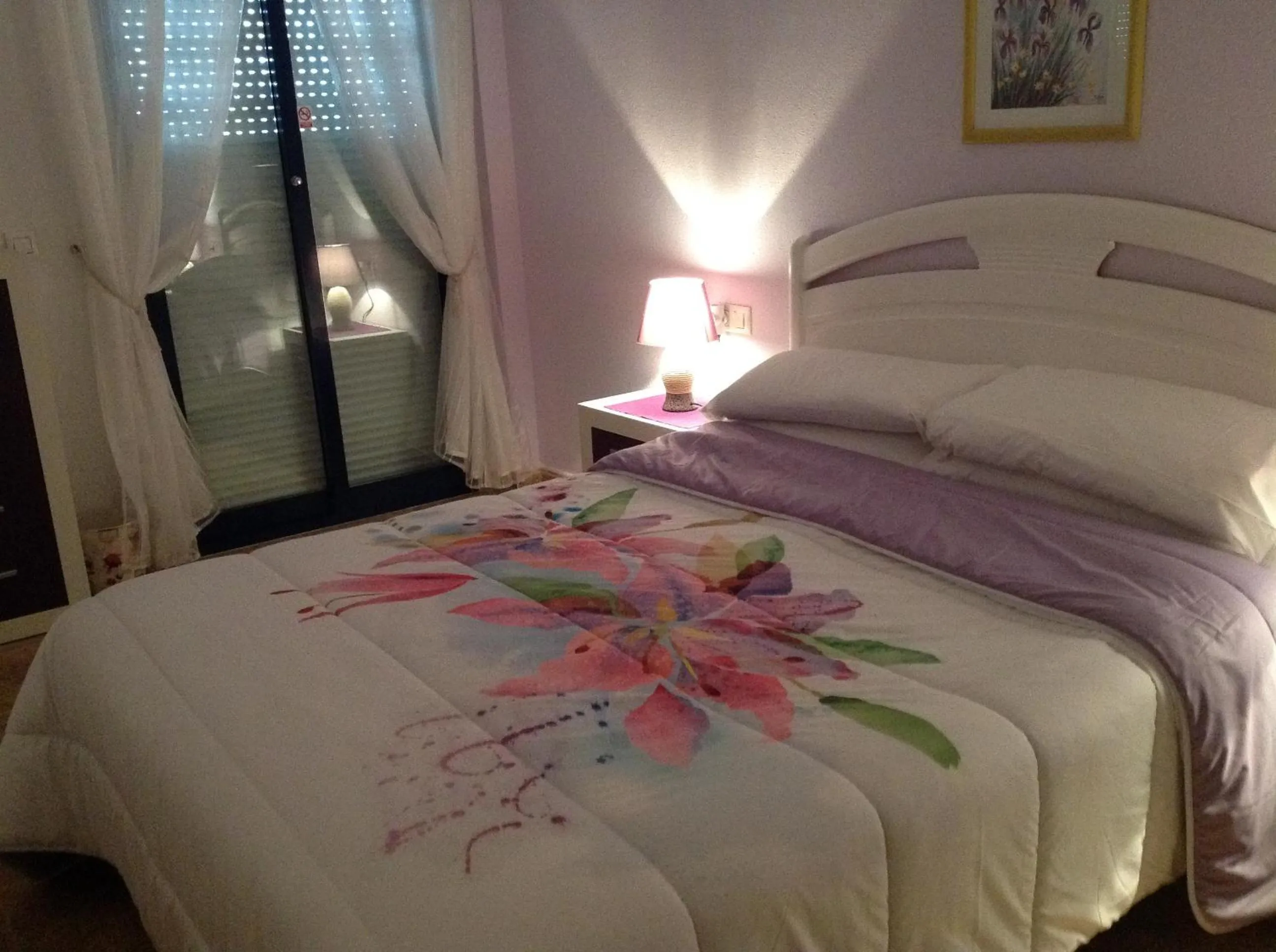 Bed in Playamarina 1 Reception