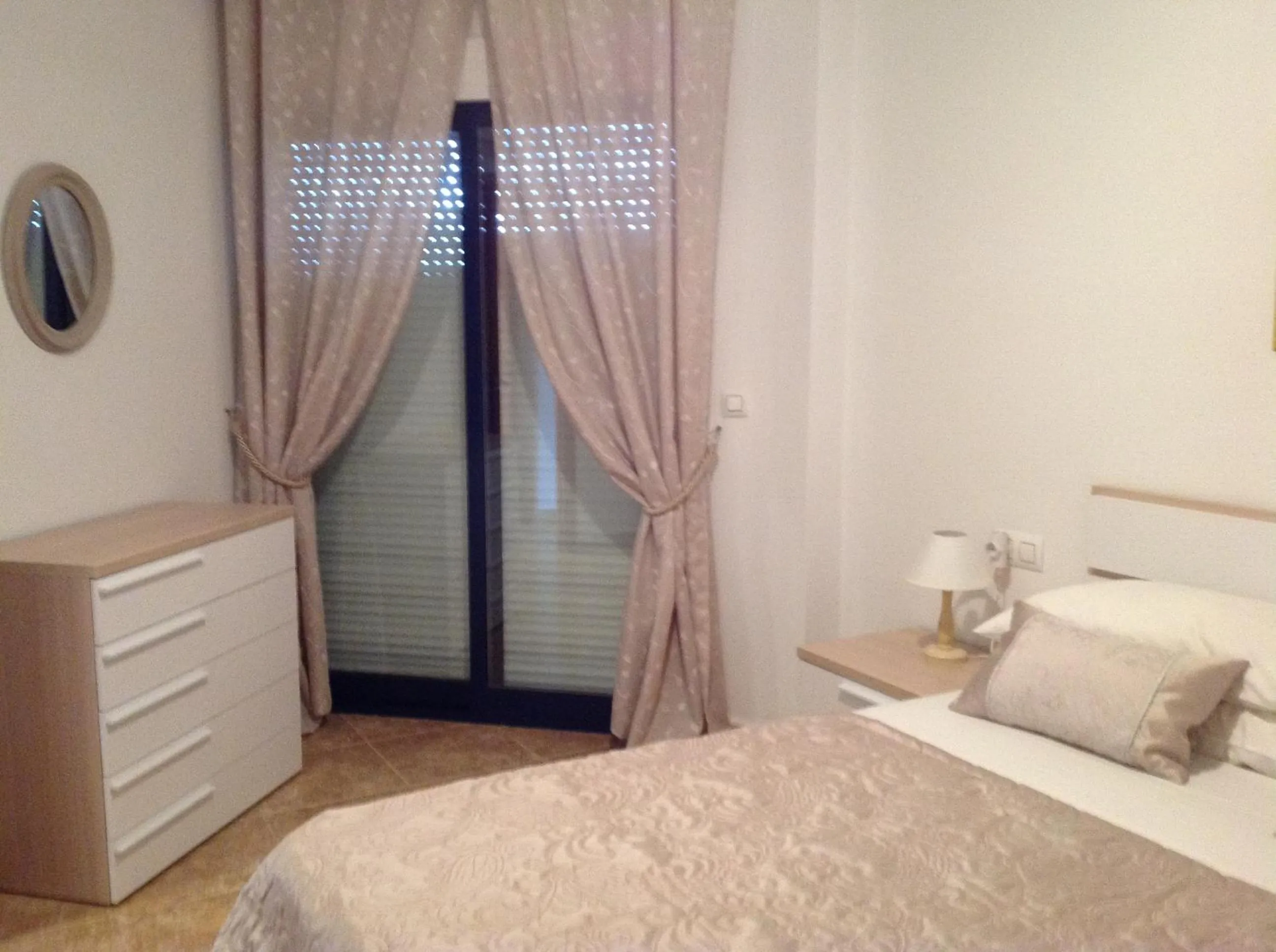 Bed in Playamarina 1 Reception