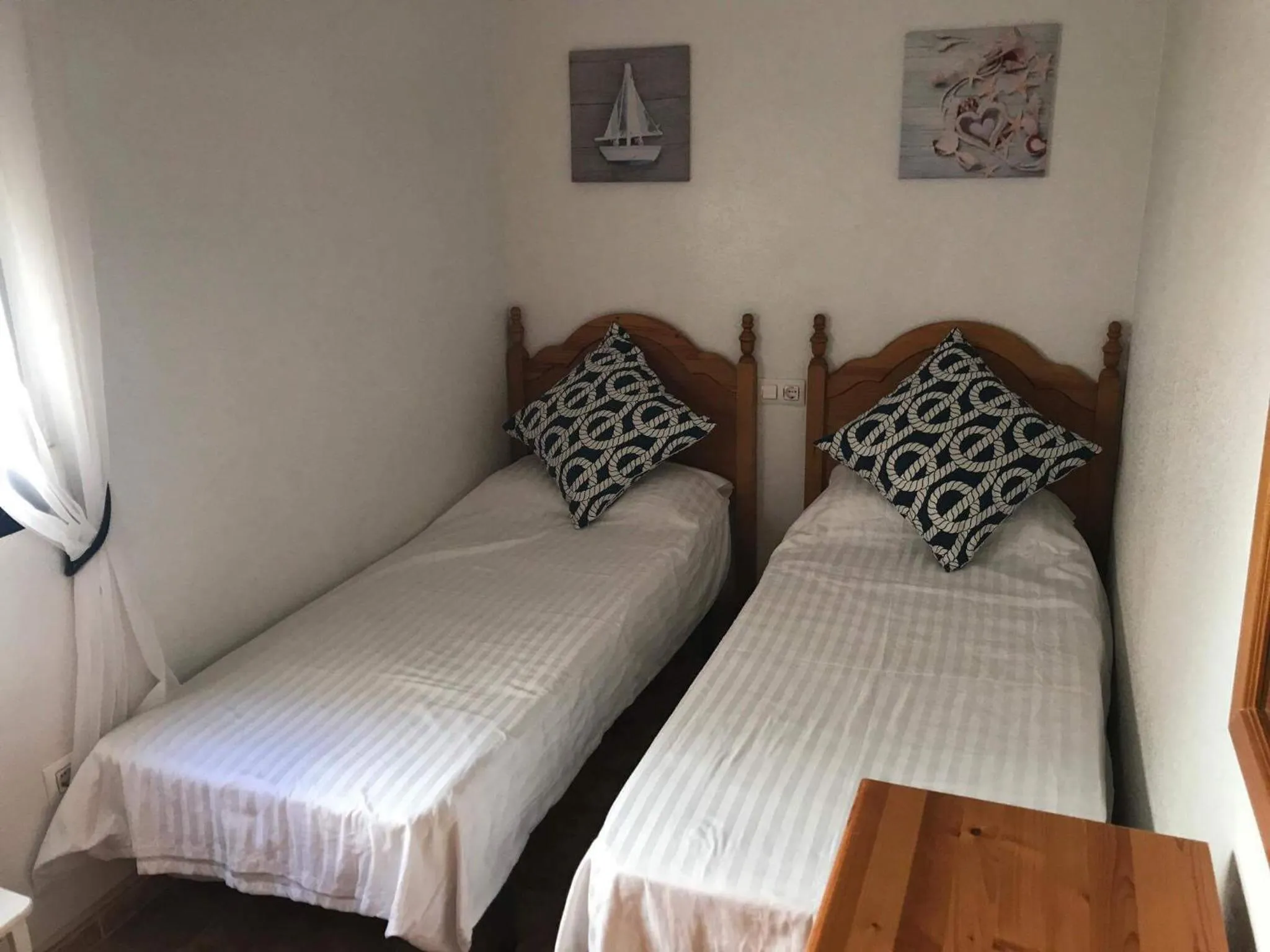 Bed in Playamarina 1 Reception