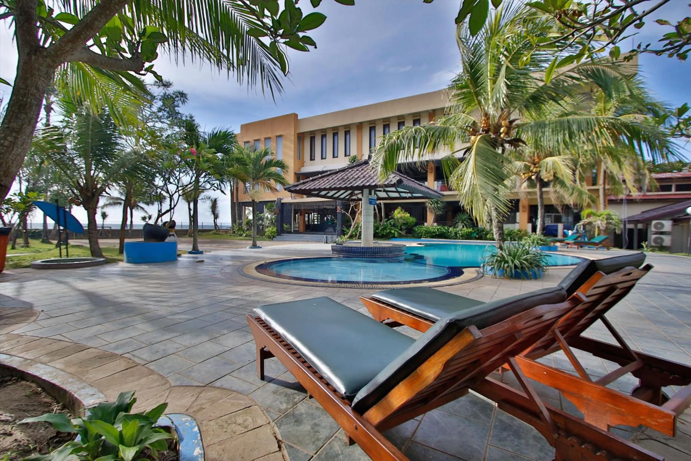 Swimming pool in The Jayakarta Anyer