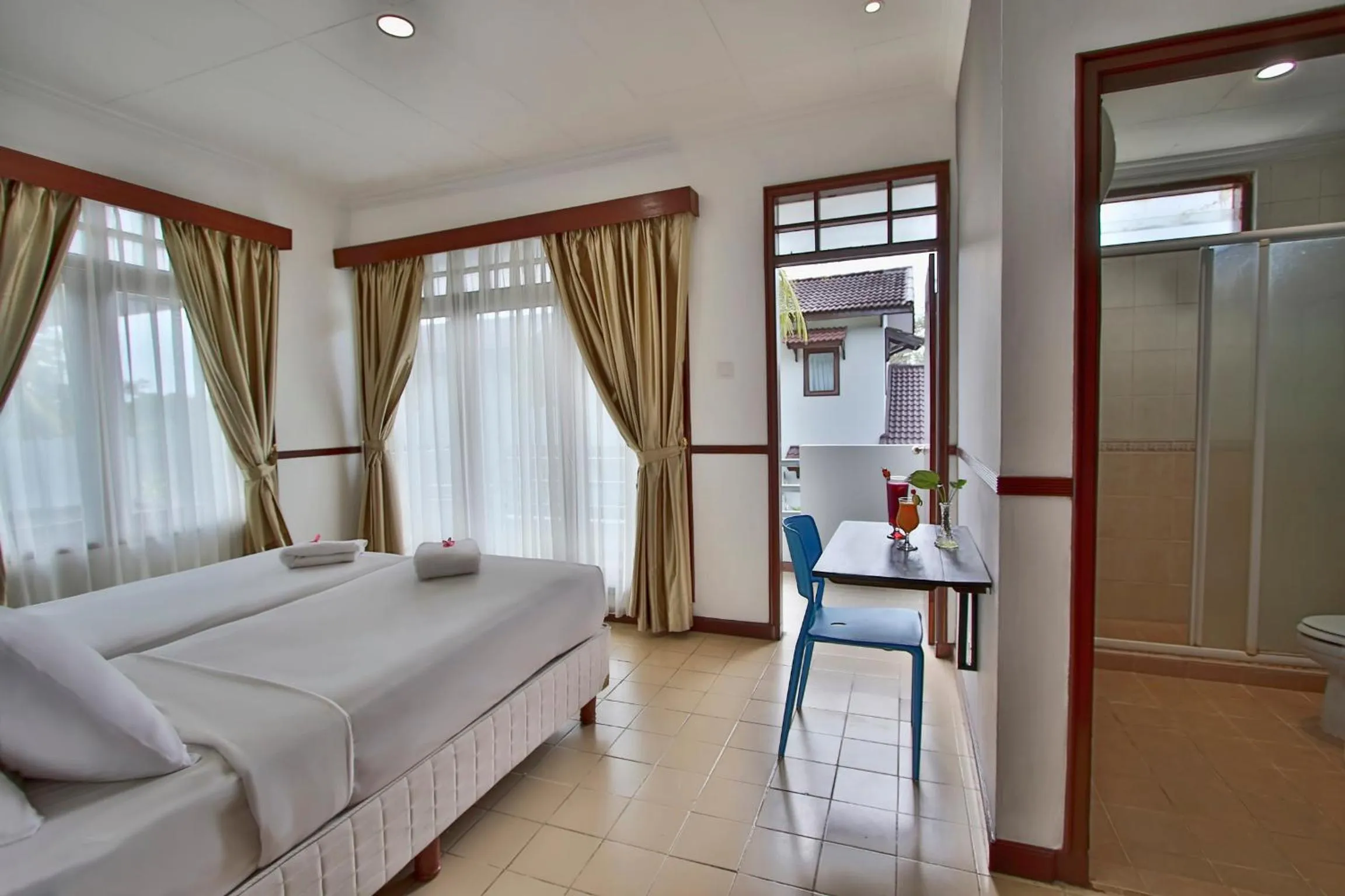 Bathroom, Bed in The Jayakarta Anyer