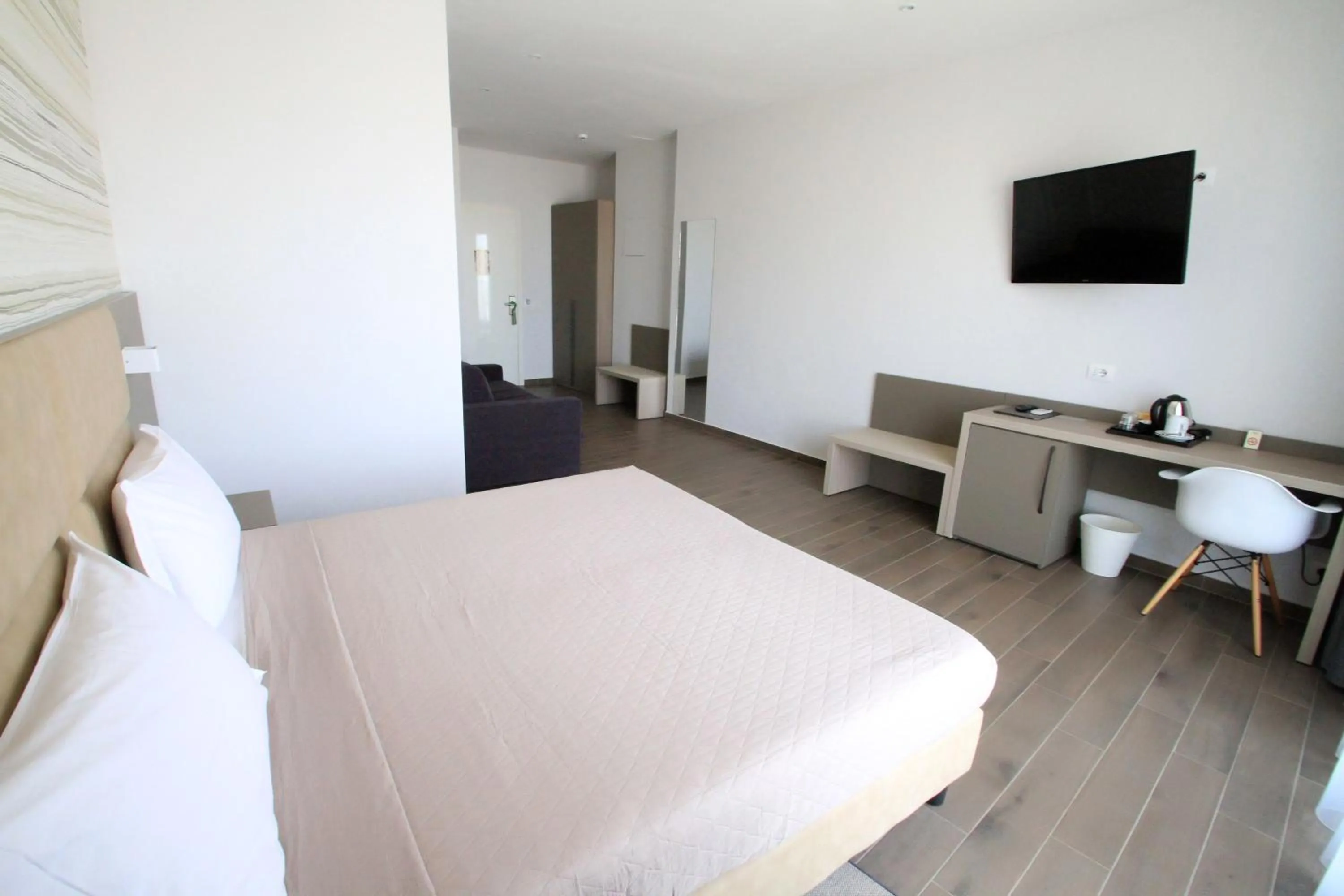 Bedroom, Bed in International Hotel Dakar