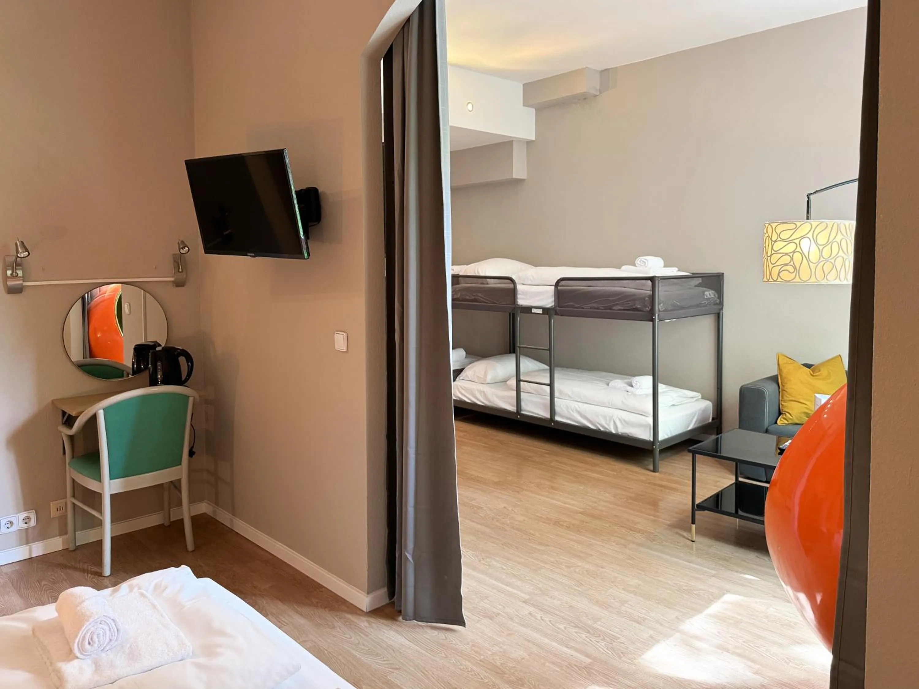 Photo of the whole room, Bed in Hotel Sendlinger Tor