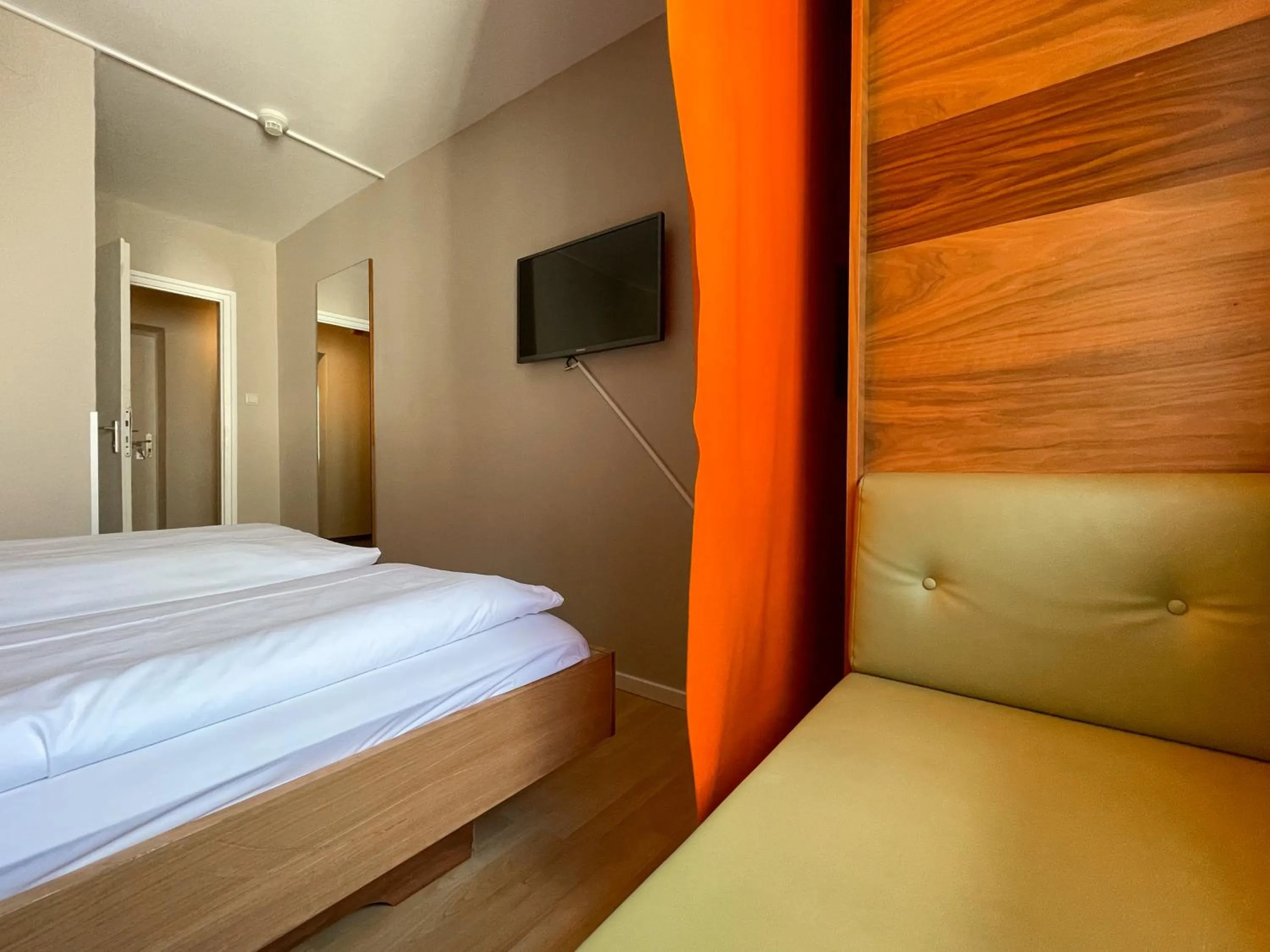 TV and multimedia, Bed in Hotel Sendlinger Tor